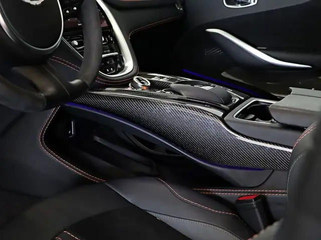 Aston Martin DBX view 14