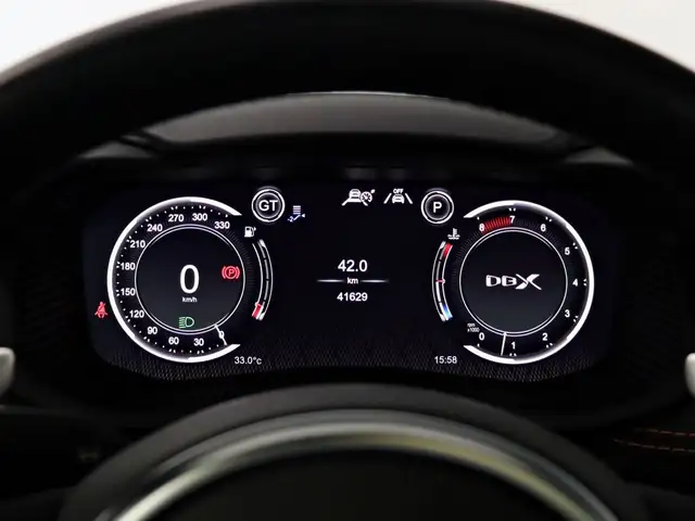 Aston Martin DBX view 10