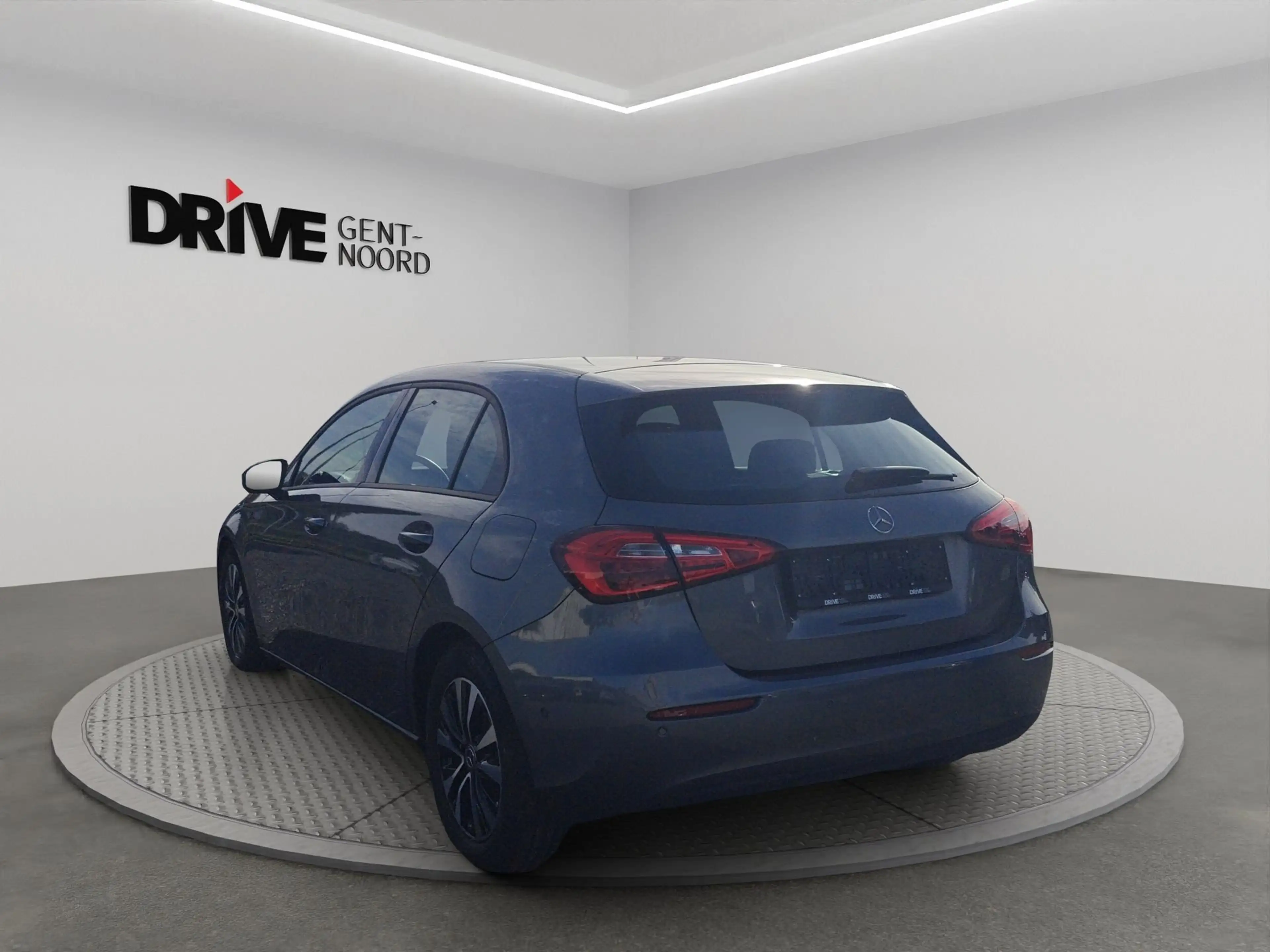 Mercedes-Benz A 180 180 *Camera/PDC/GPS/Alu* — photo 3