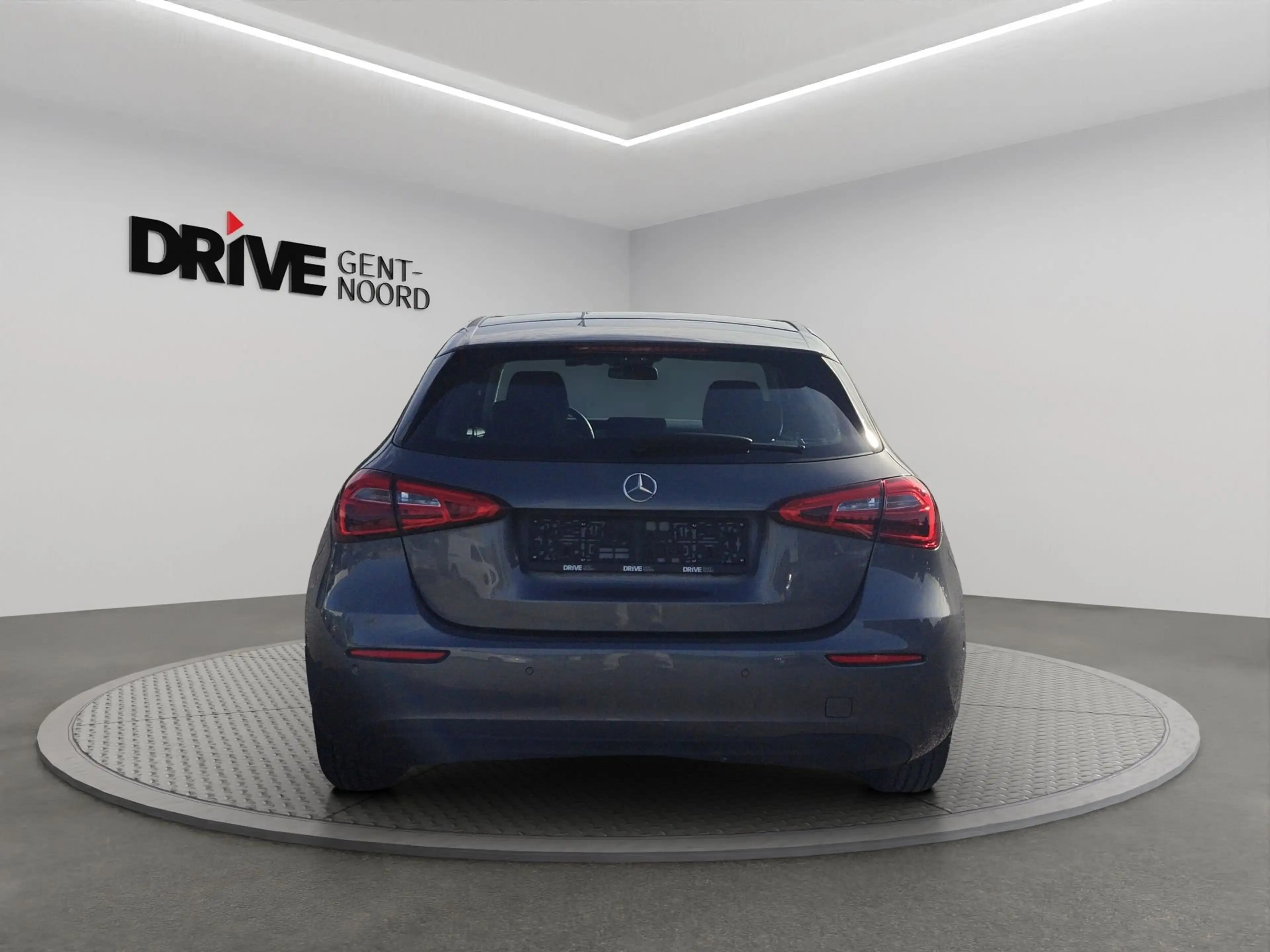 Mercedes-Benz A 180 180 *Camera/PDC/GPS/Alu* — photo 4