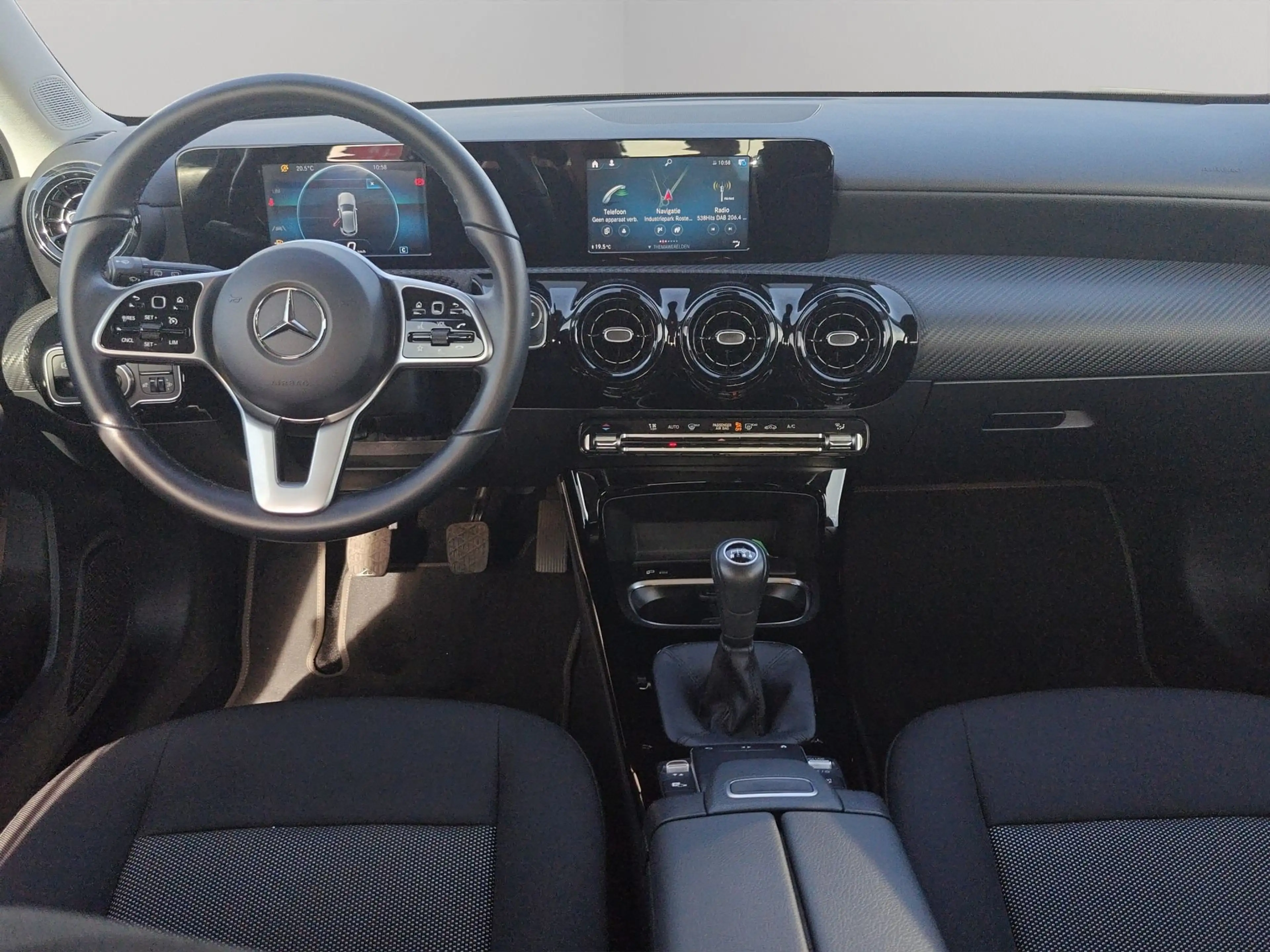 Mercedes-Benz A 180 180 *Camera/PDC/GPS/Alu* — photo 13