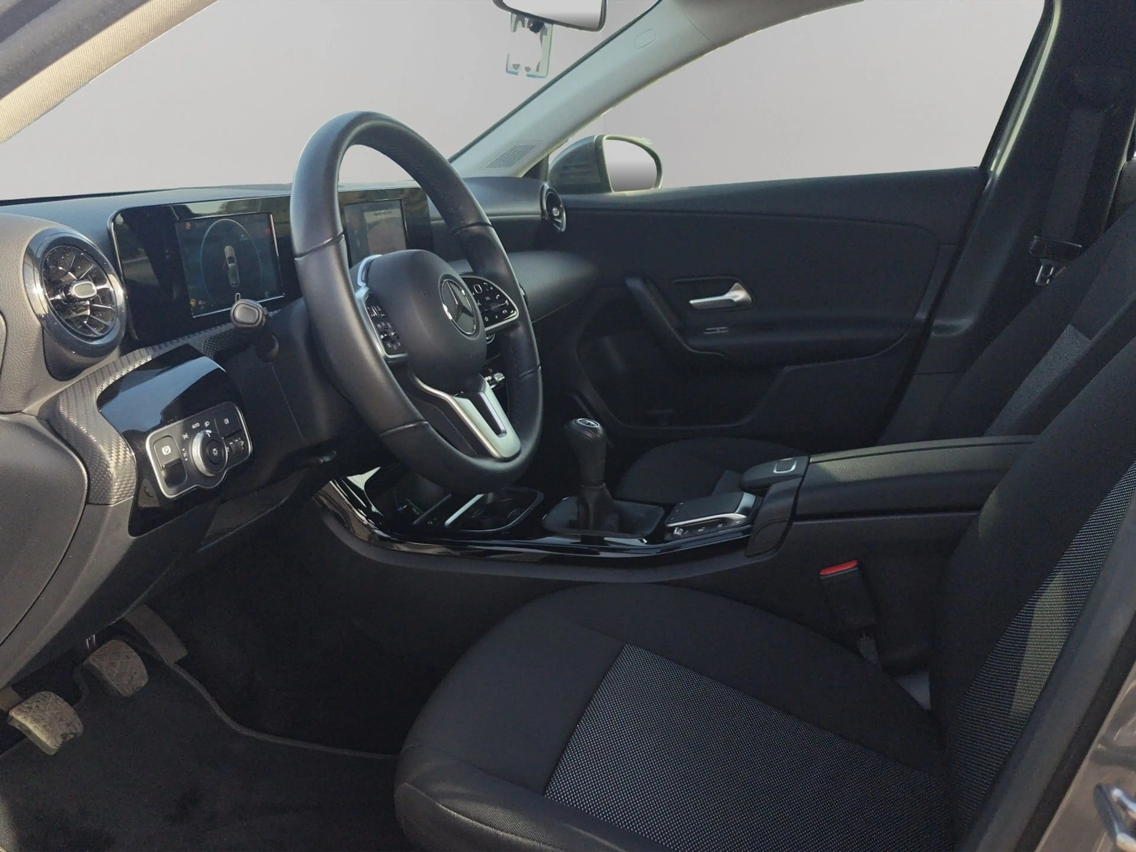 Mercedes-Benz A 180 180 *Camera/PDC/GPS/Alu* — photo 9
