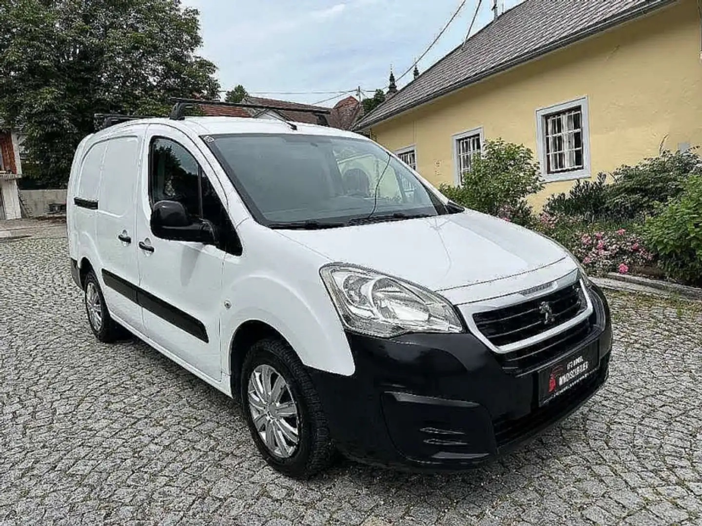 Peugeot Partner L2 1,6 HDi 75 Euro 5 Weiß - 2