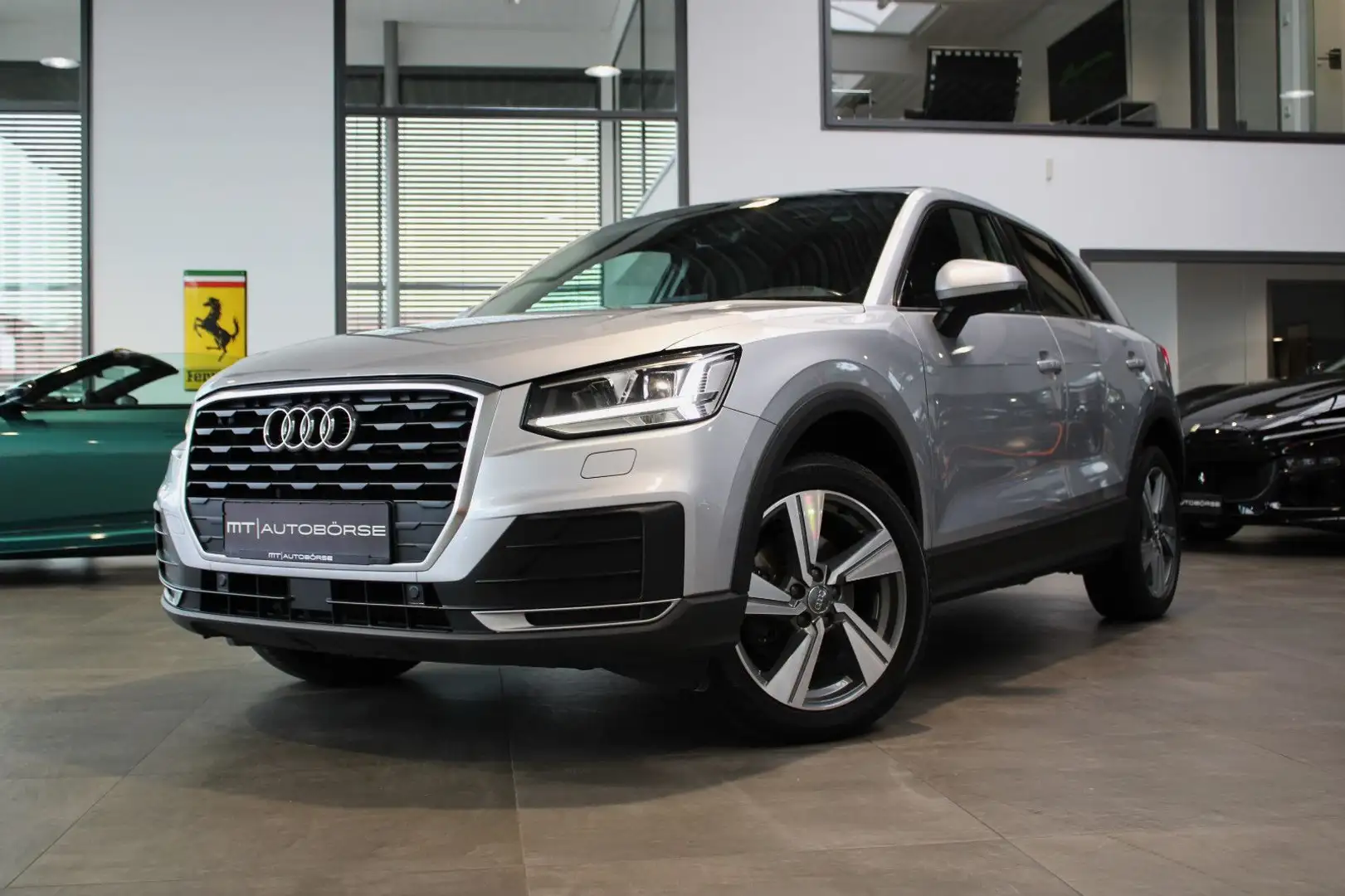Audi Q2 1.4 TFSI ACT S-TRONIC NAVI/LED`S/PANORAMA/18" Silber - 2