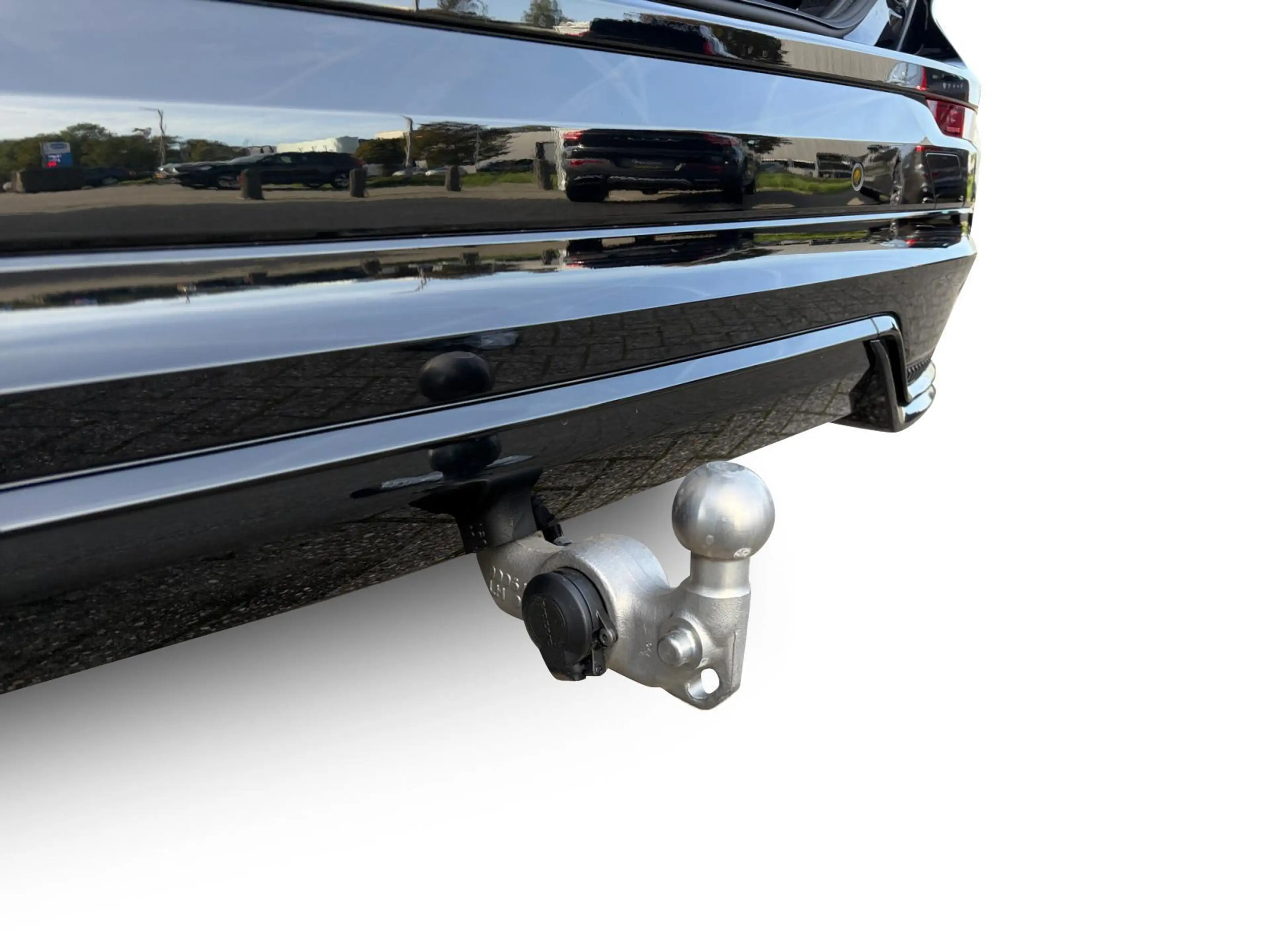 Volvo XC60 2.0 T6 Plug-in hybrid AWD Ultra Black Edition — photo 11