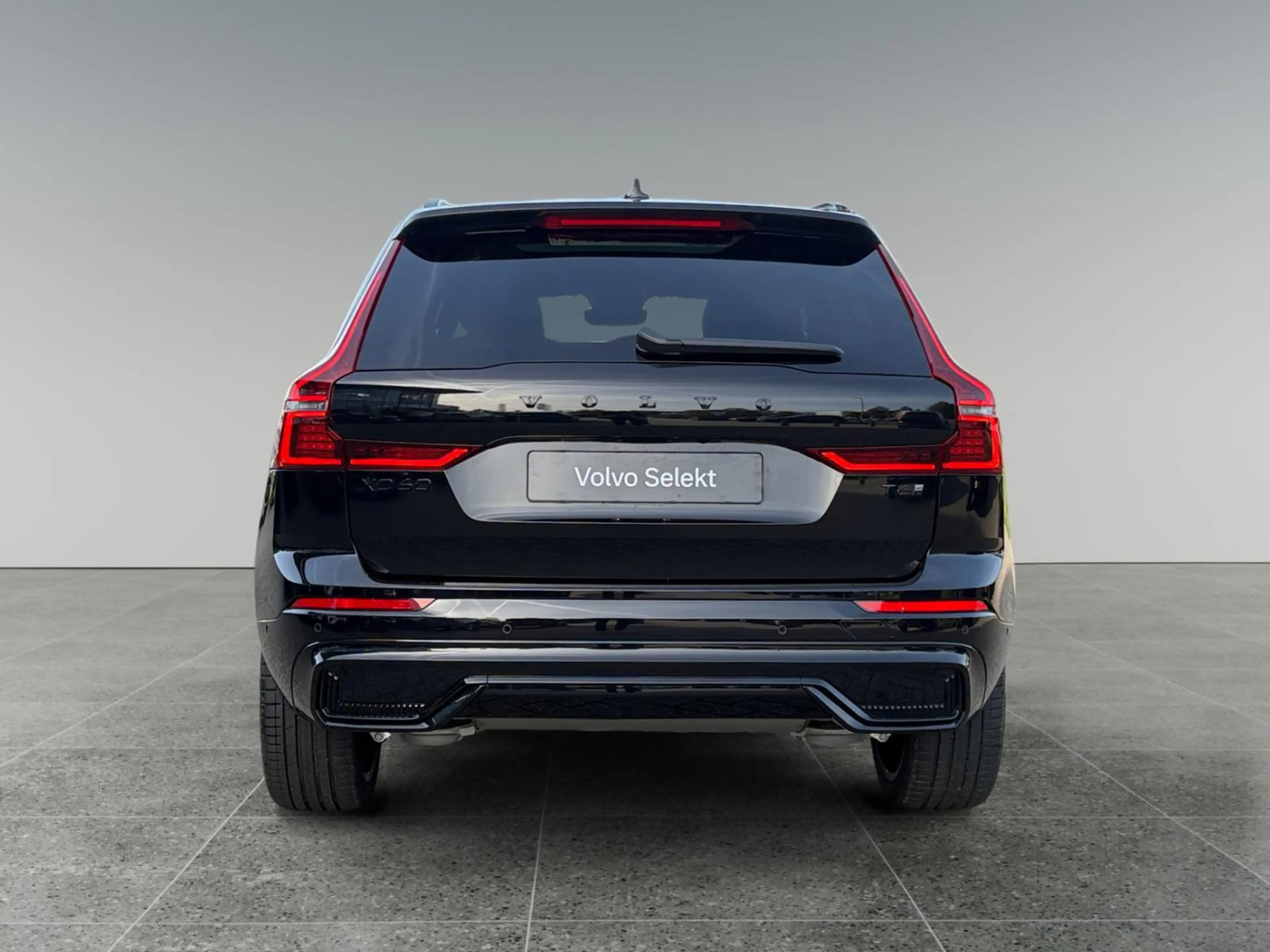 Volvo XC60 2.0 T6 Plug-in hybrid AWD Ultra Black Edition — photo 5