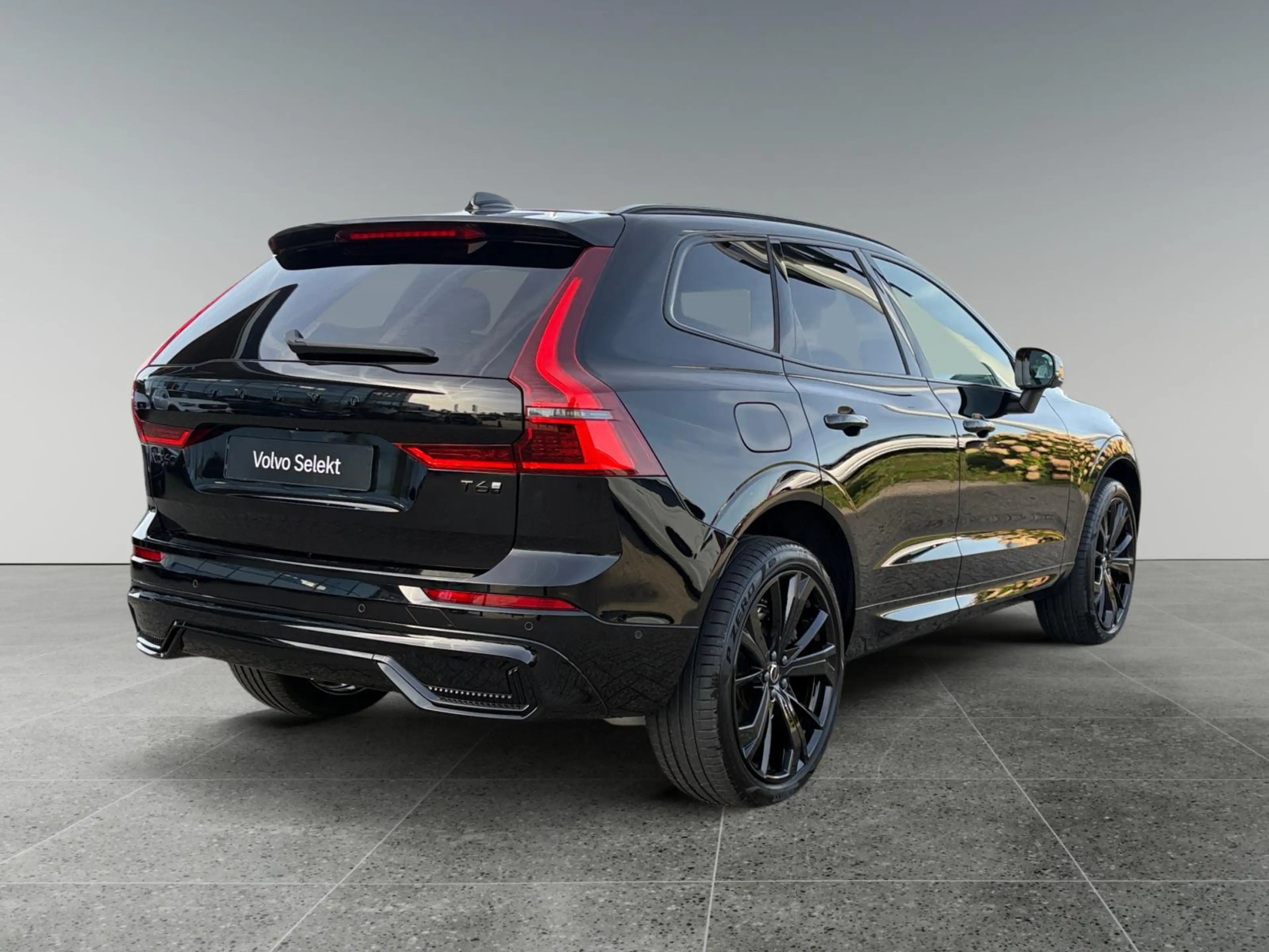 Volvo XC60 2.0 T6 Plug-in hybrid AWD Ultra Black Edition — photo 6