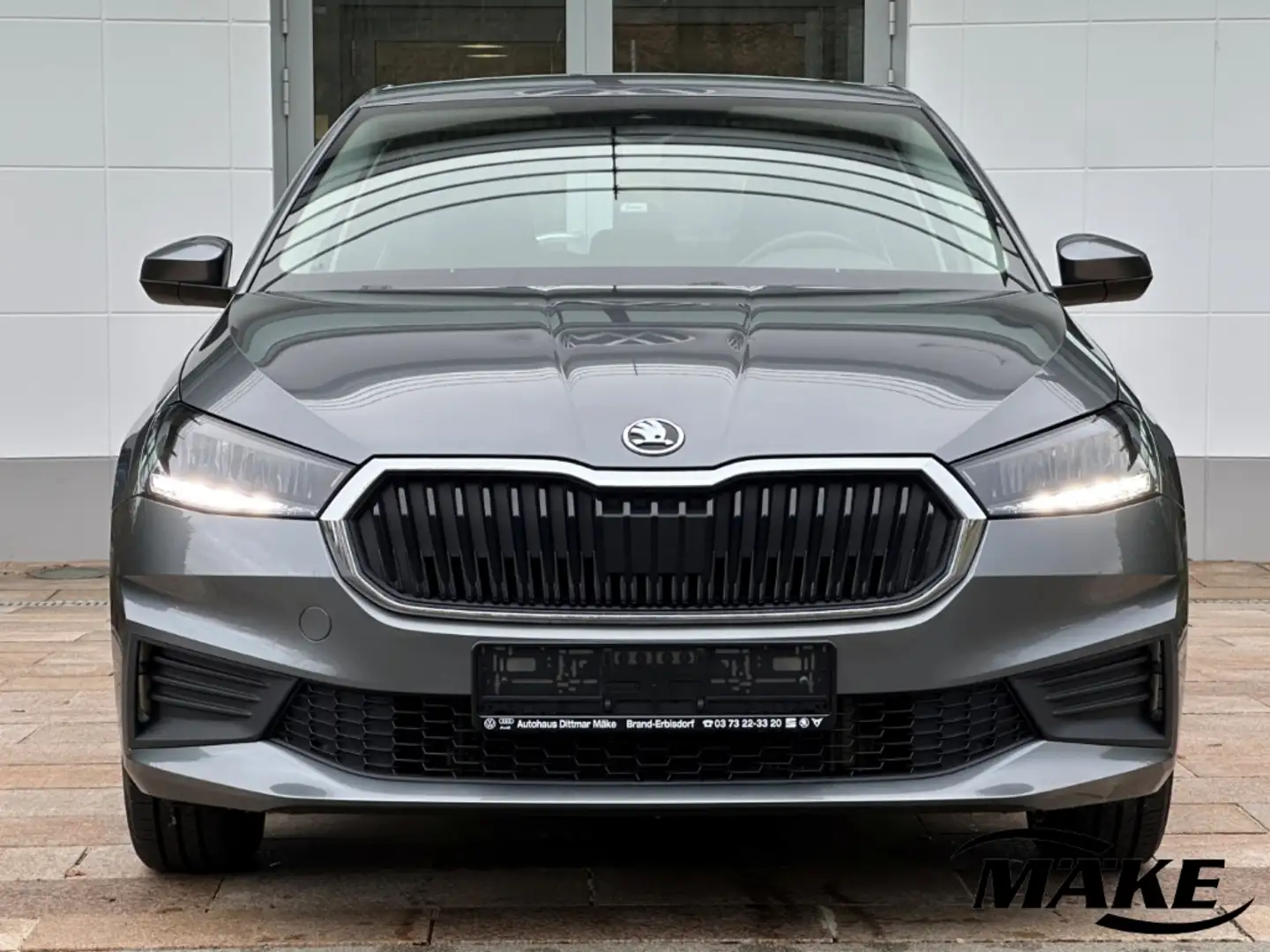 Skoda Fabia Ambition 1.0 TSI DSG AHZV SHZ LED GRA APP Grau - 2