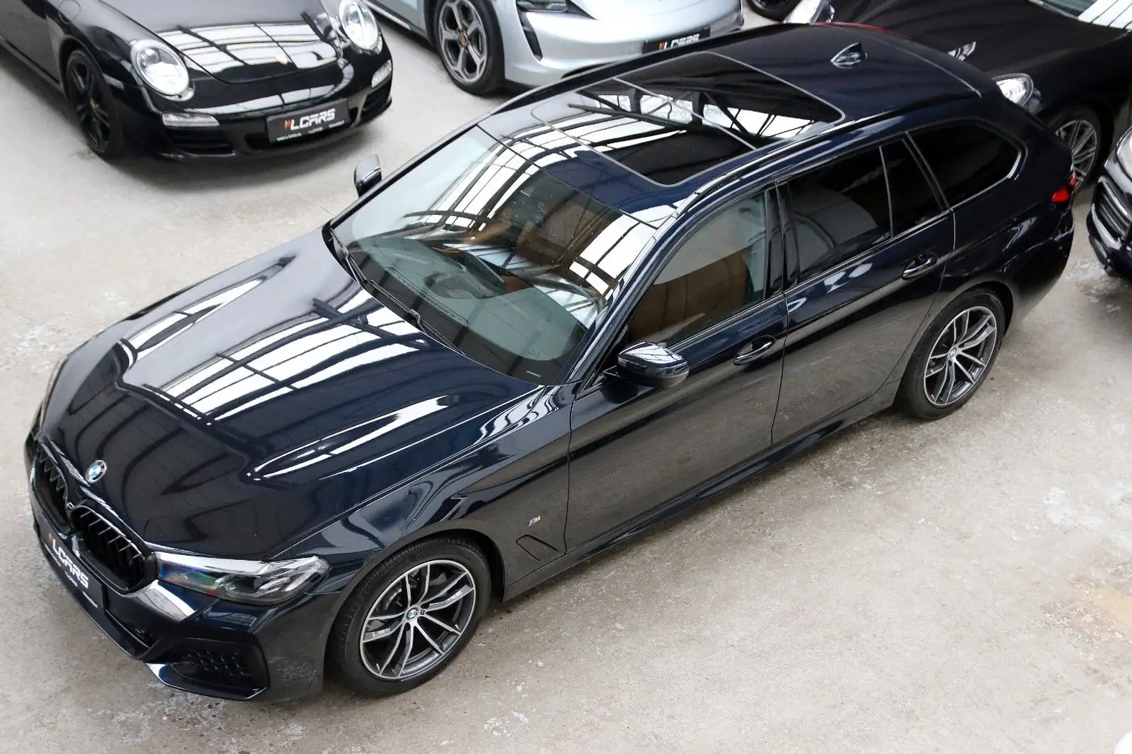 BMW 520 dT M Sport Panorama Kamera LiveCockpit DAB+ Schwarz - 1