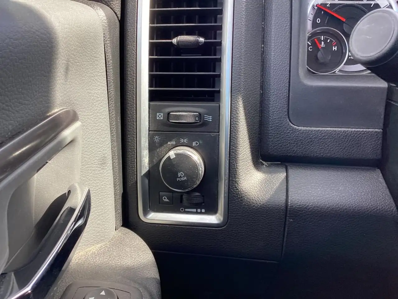 RAM 1500 photo RAM 1500