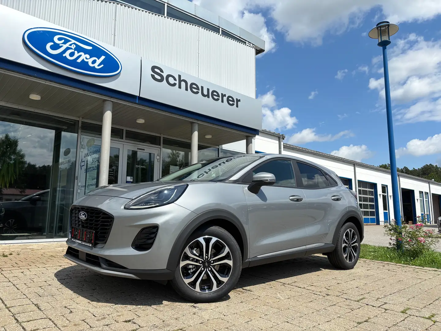 Ford Puma Titanium Grau - 1