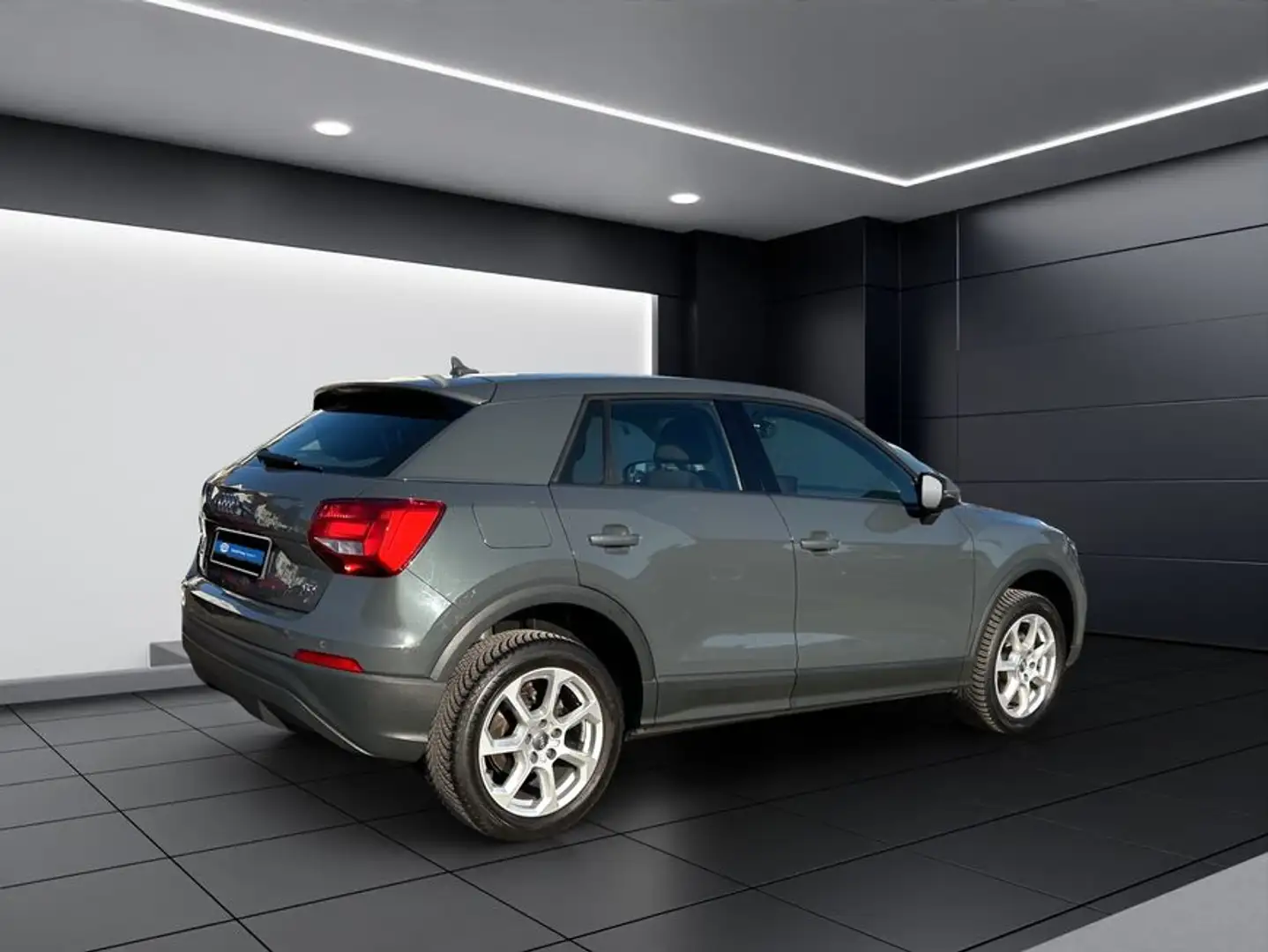 Audi Q2 1.6 TDI Šedá - 2
