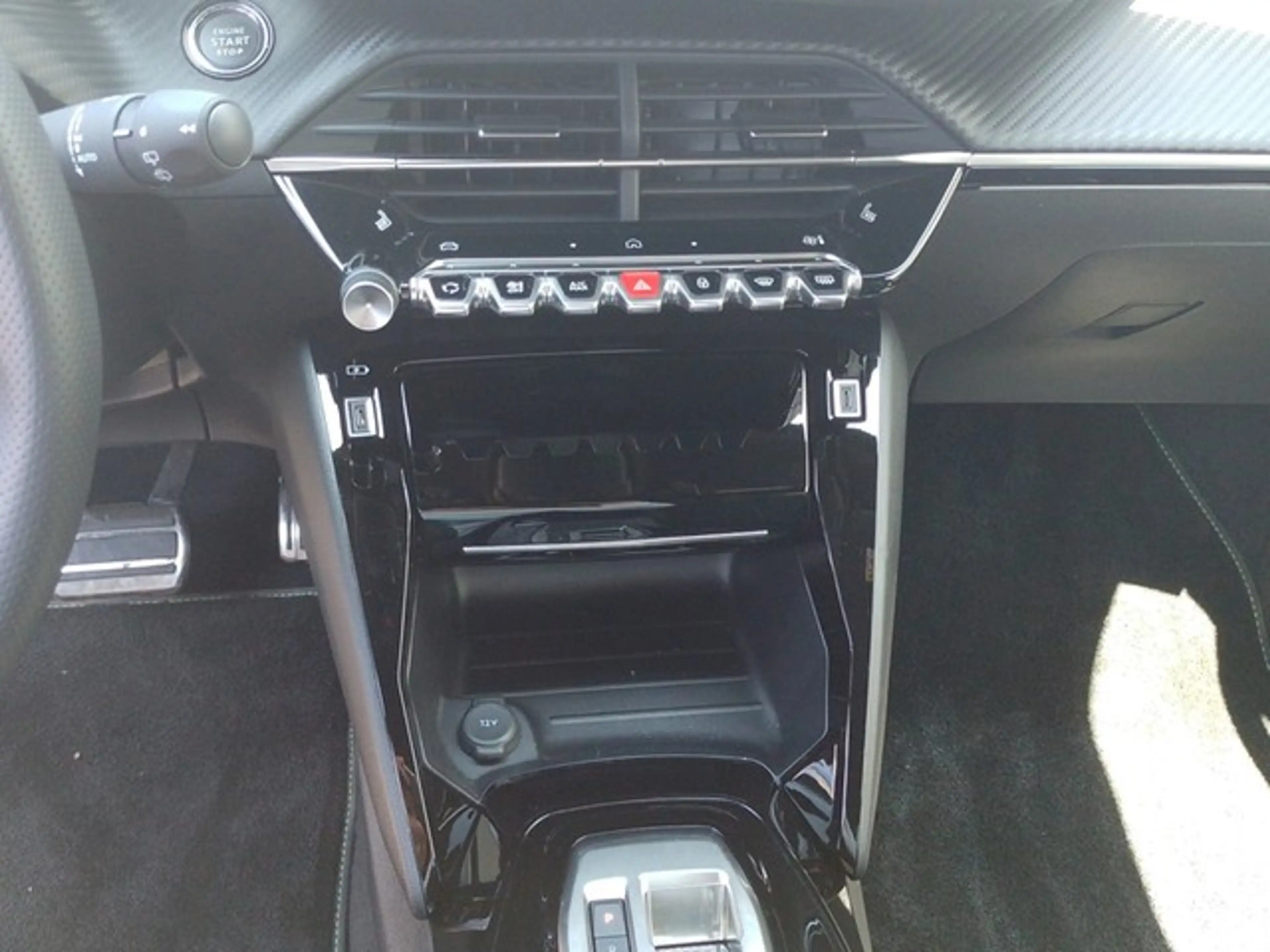 Peugeot e-208 GT Elektromotor 156 — photo 11