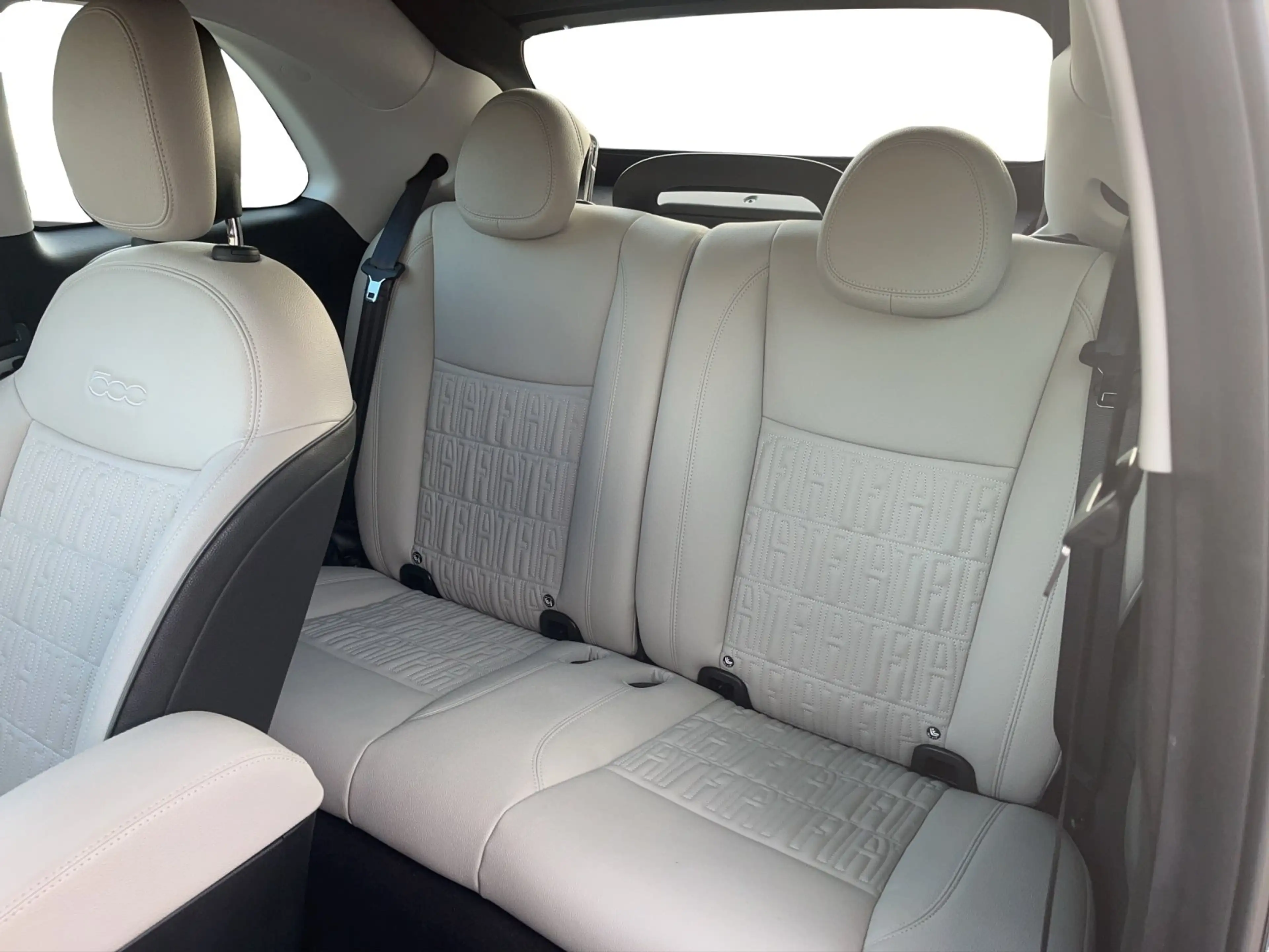 Fiat 500e 500 e Cabrio La Prima 42kWh Navi+RFK+SHZ+LED+LM — photo 11