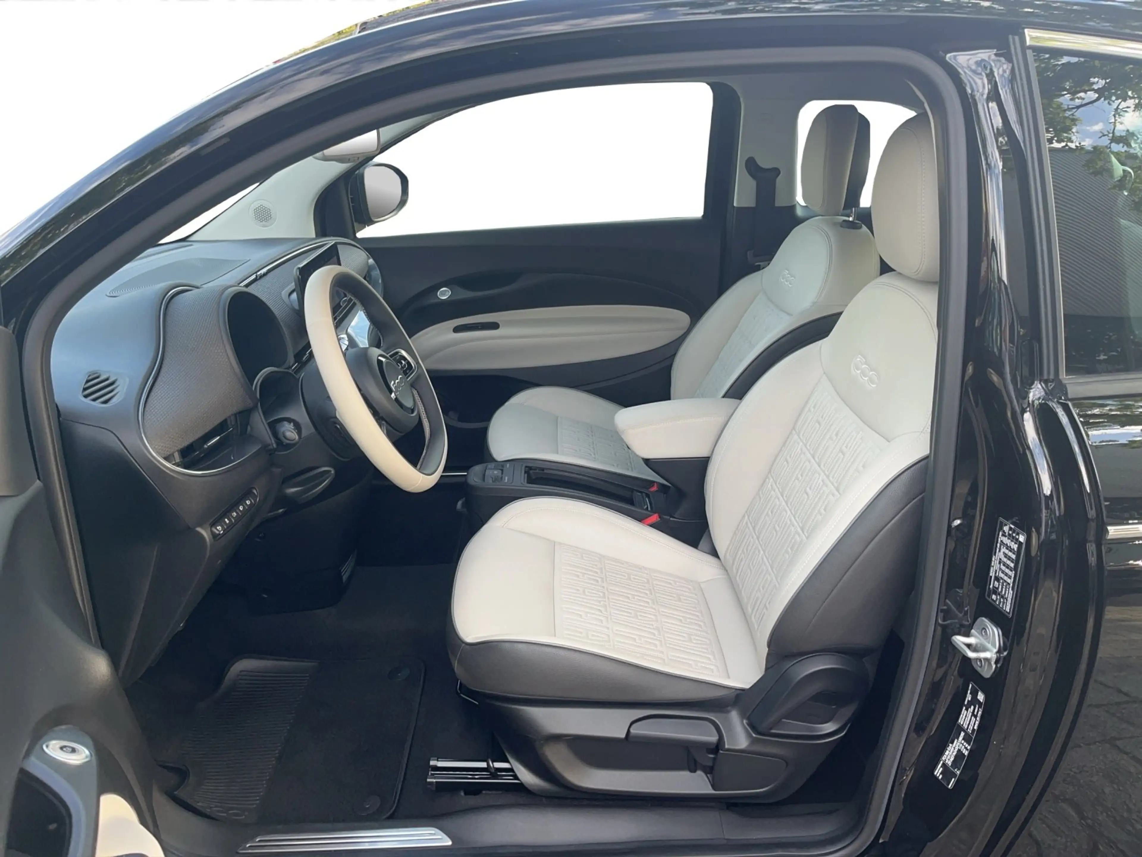 Fiat 500e 500 e Cabrio La Prima 42kWh Navi+RFK+SHZ+LED+LM — photo 10