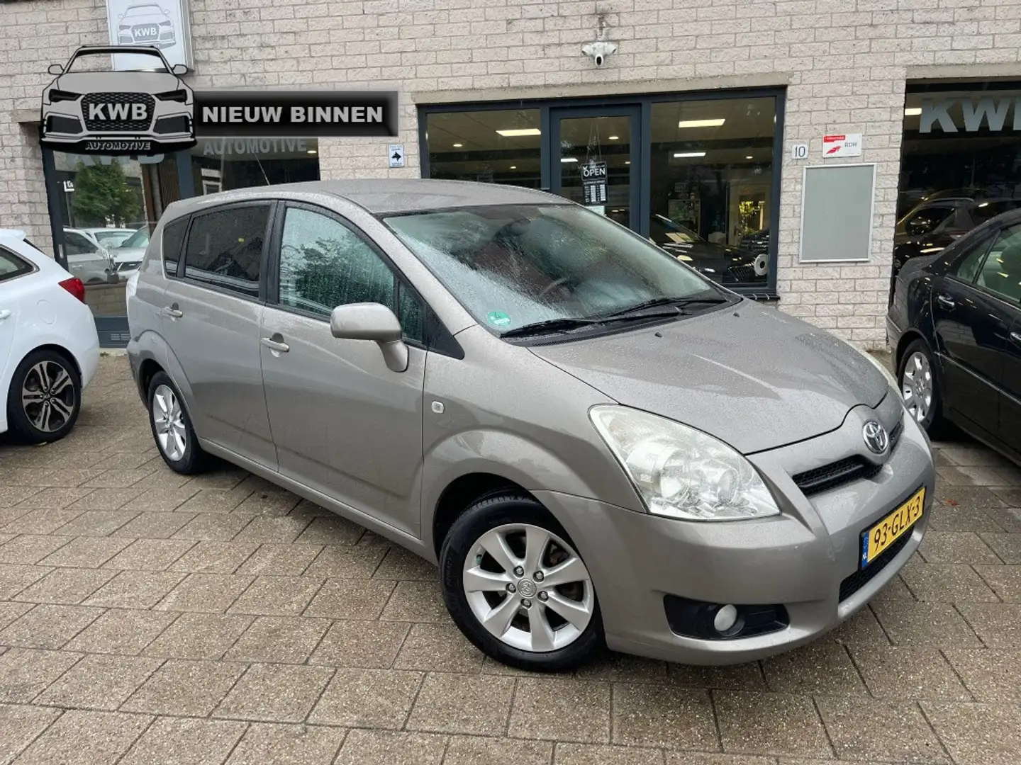 Toyota Verso 1.8 VVT-i Luna Trekhaak Keurig onderhouden Beige - 1