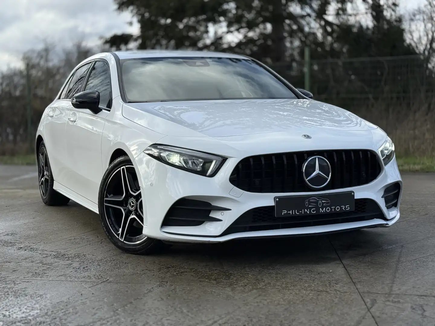 Mercedes-Benz A 160 A 160 Gps, Caméra, Apple Carplay, PACK AMG Blanc - 1