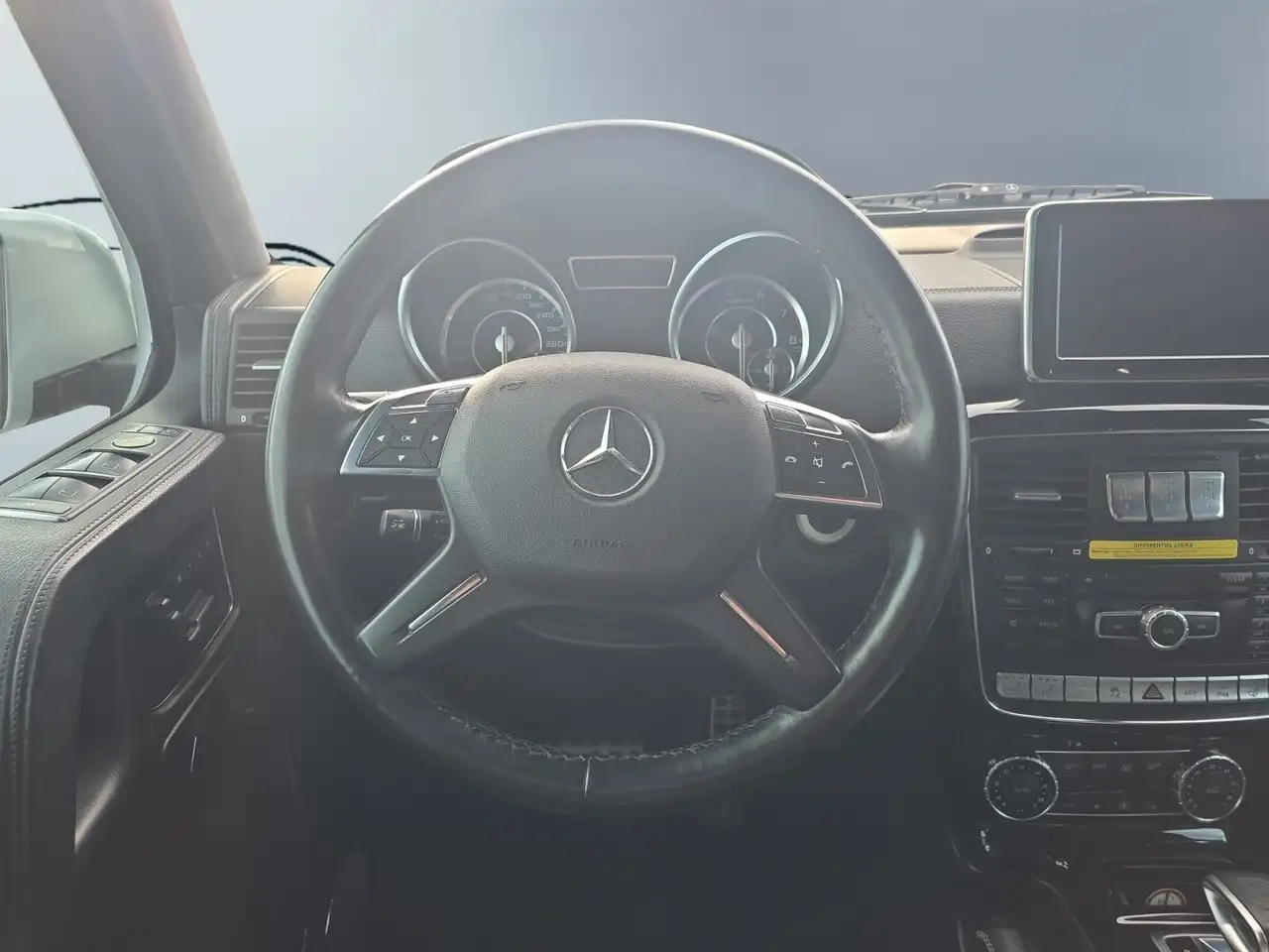 Mercedes-Benz G-Class снимка Mercedes-Benz G-Class