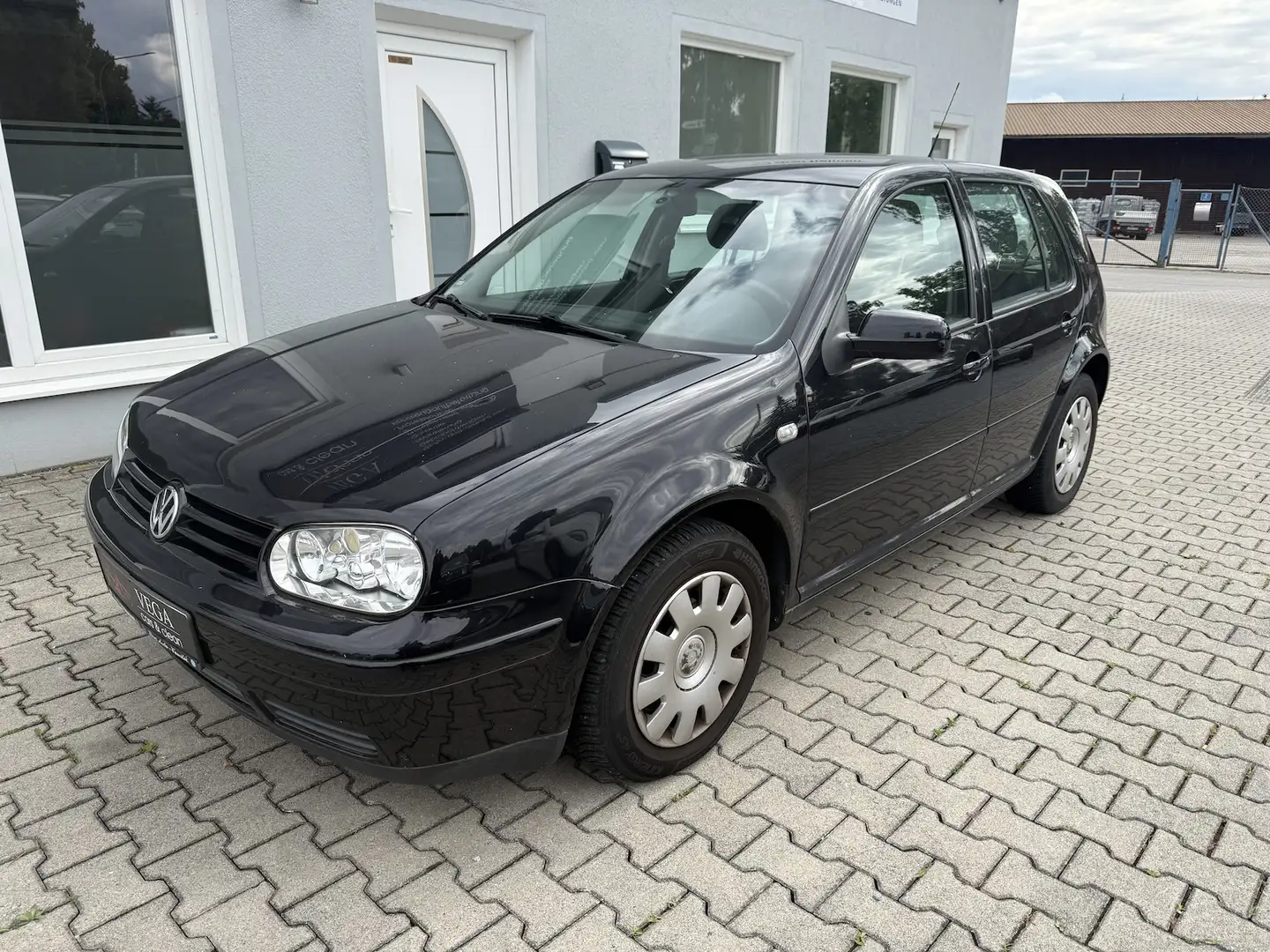 Volkswagen Golf Comfortline 1.6i KLIMA TUV 12/26 EU4 Schwarz - 1