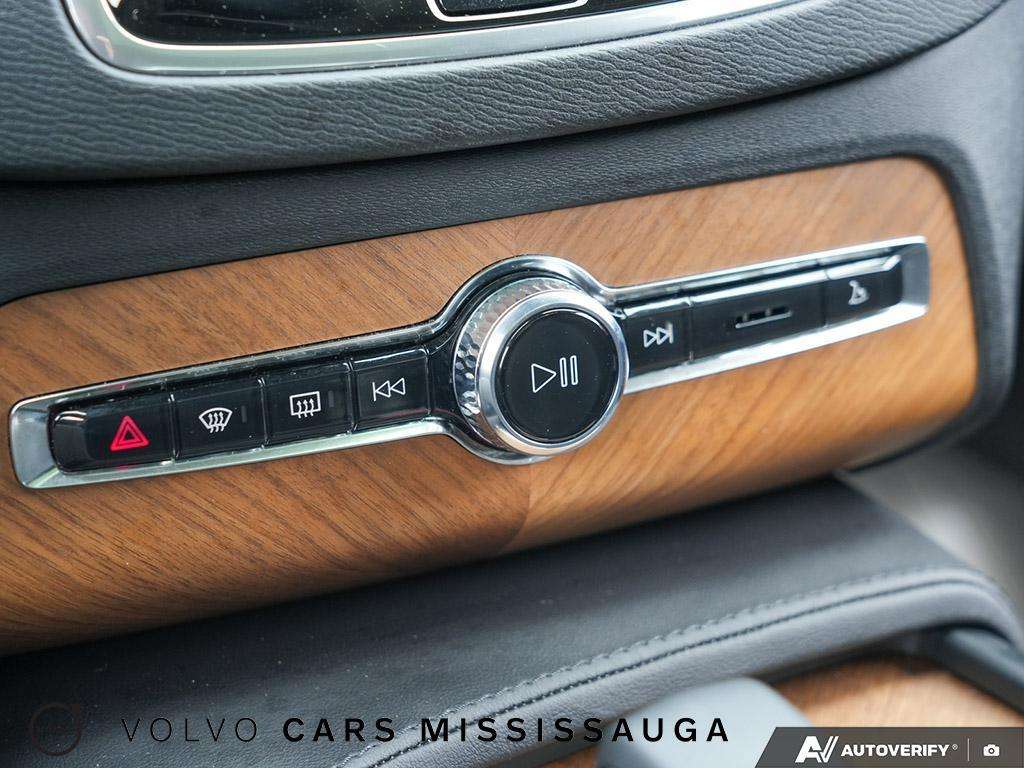 2024 Volvo XC90 Plus Bright Theme thumb 20