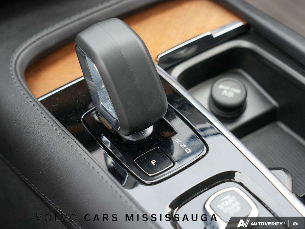 2024 Volvo XC90 Plus Bright Theme thumb 24