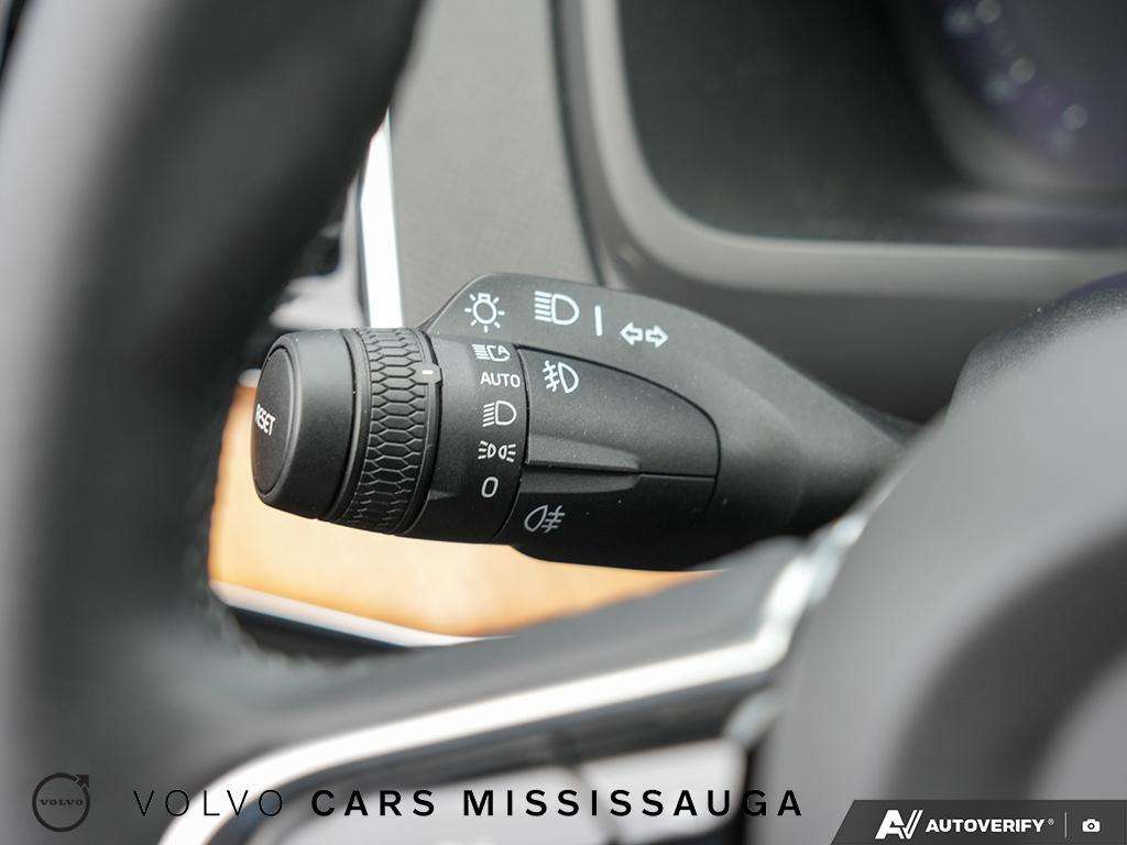 2024 Volvo XC90 Plus Bright Theme thumb 16