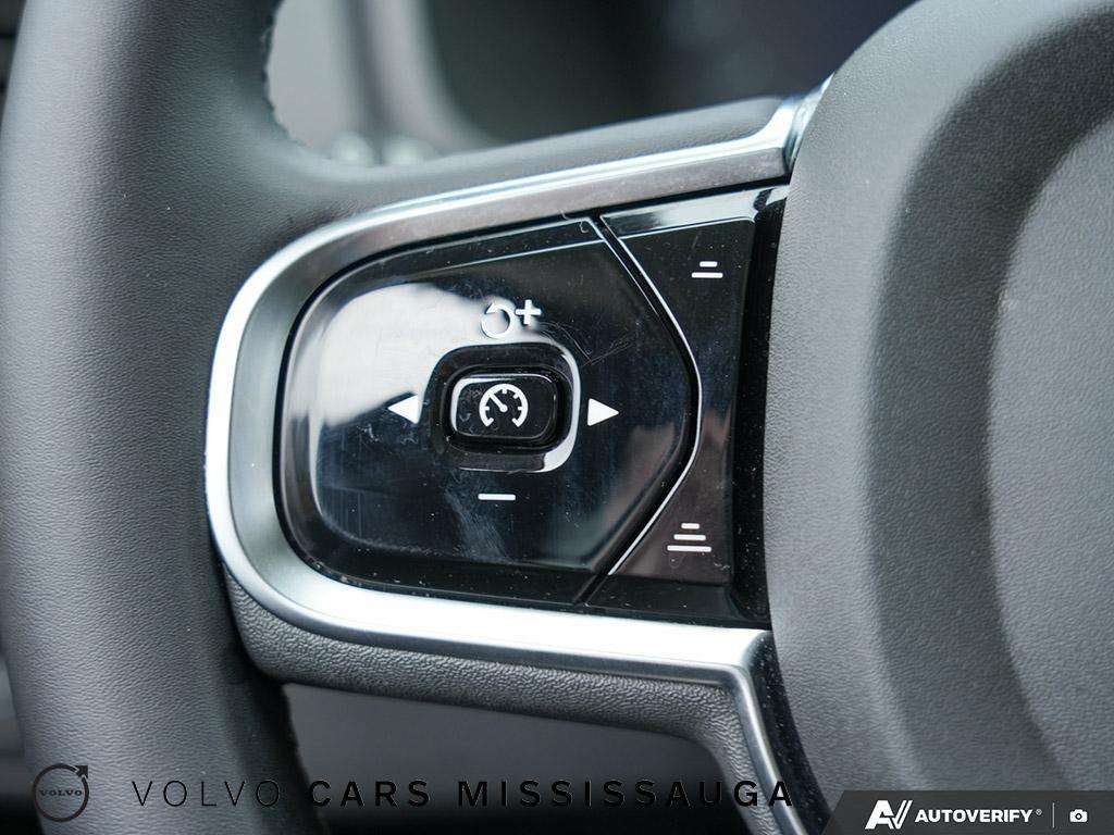 2024 Volvo XC90 Plus Bright Theme thumb 18