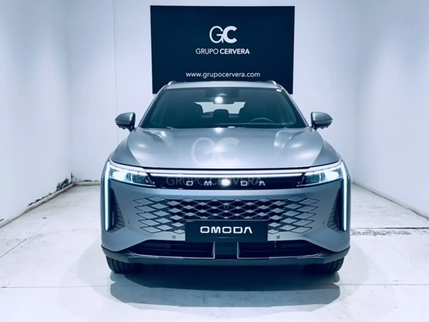 Omoda 9 1.5 TGDI Premium Šedá - 2