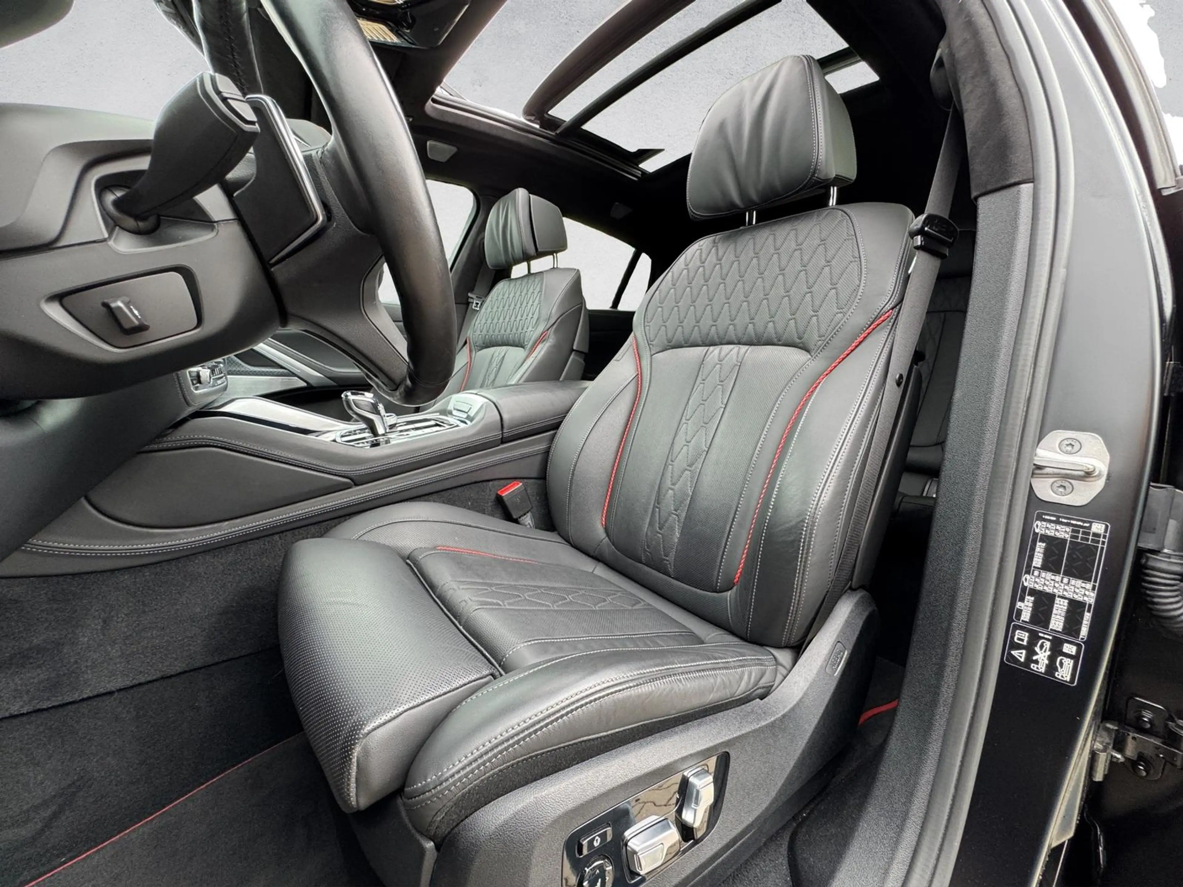 BMW X6 M i Black Vermilion FrozenBlack Laser B&W — photo 12