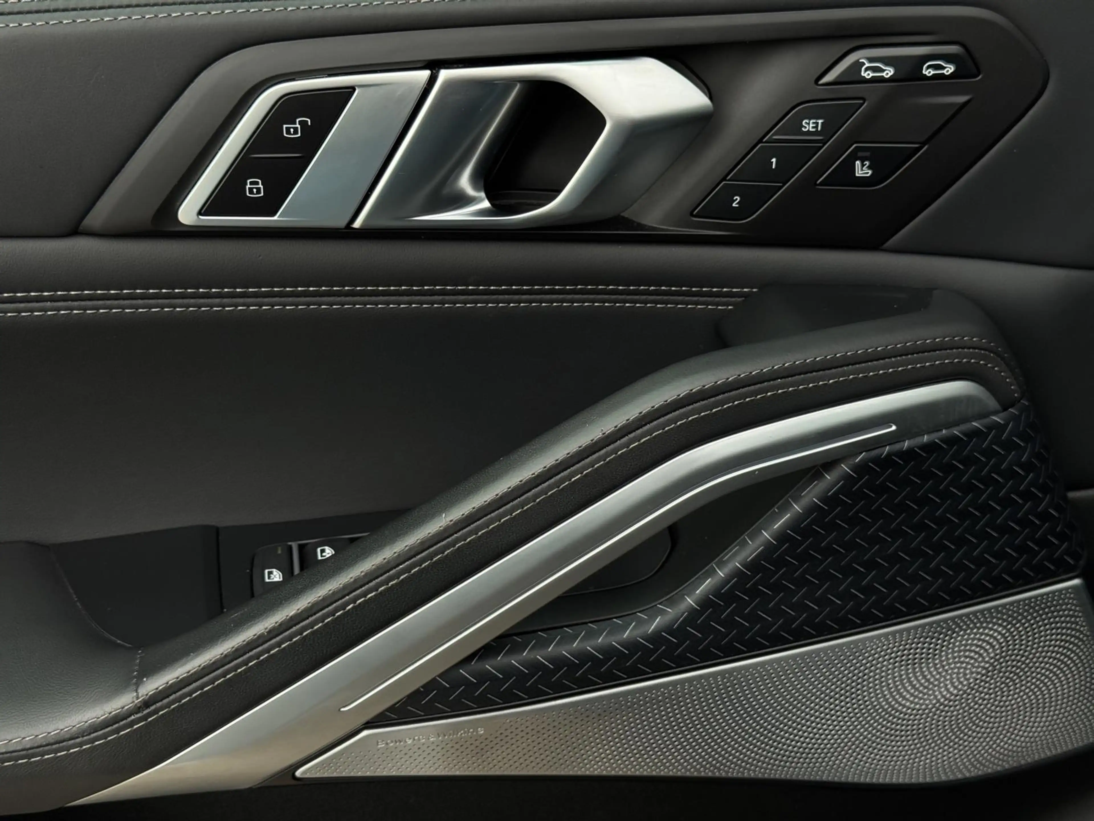 BMW X6 M i Black Vermilion FrozenBlack Laser B&W — photo 37