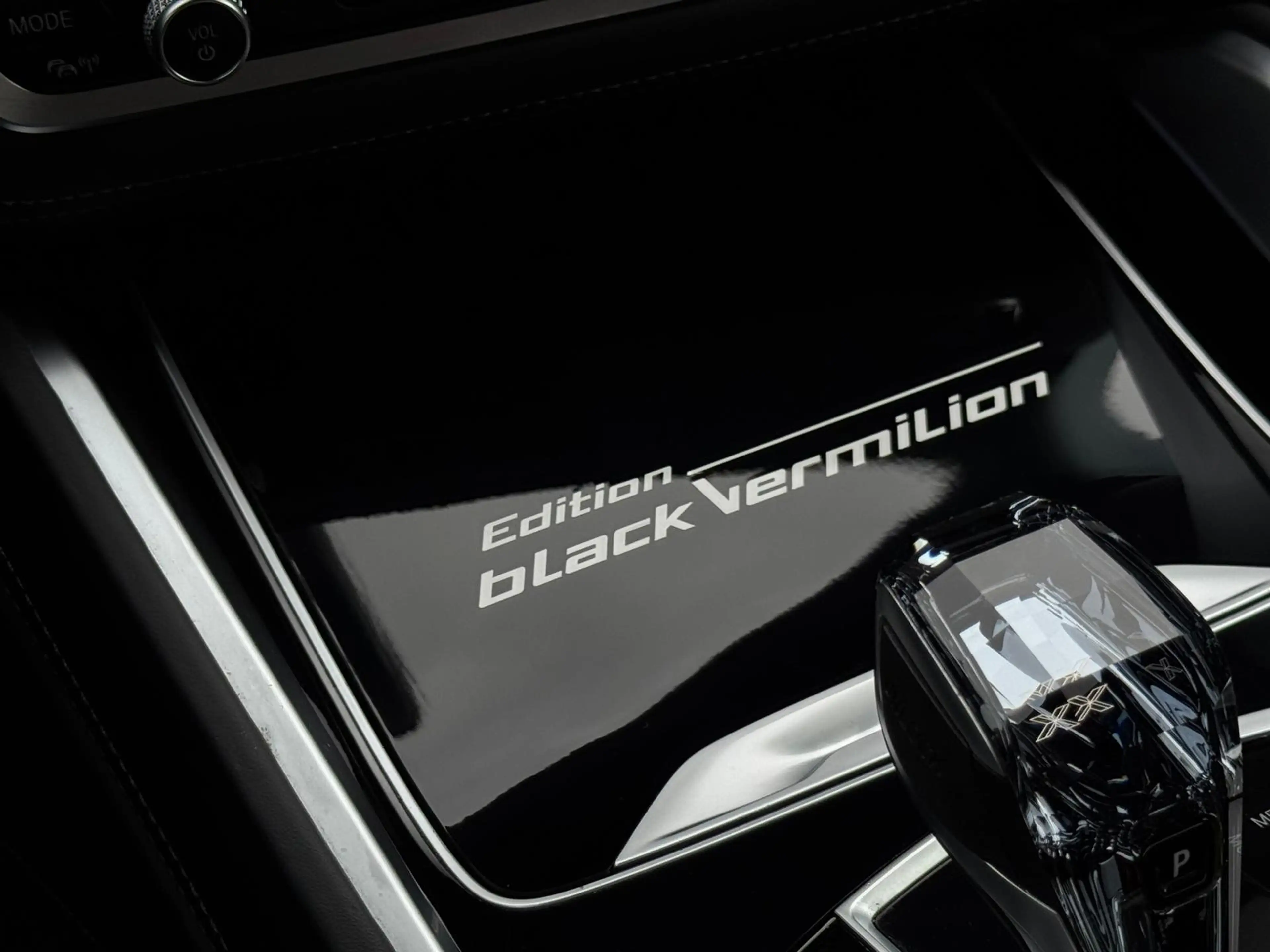 BMW X6 M i Black Vermilion FrozenBlack Laser B&W — photo 34