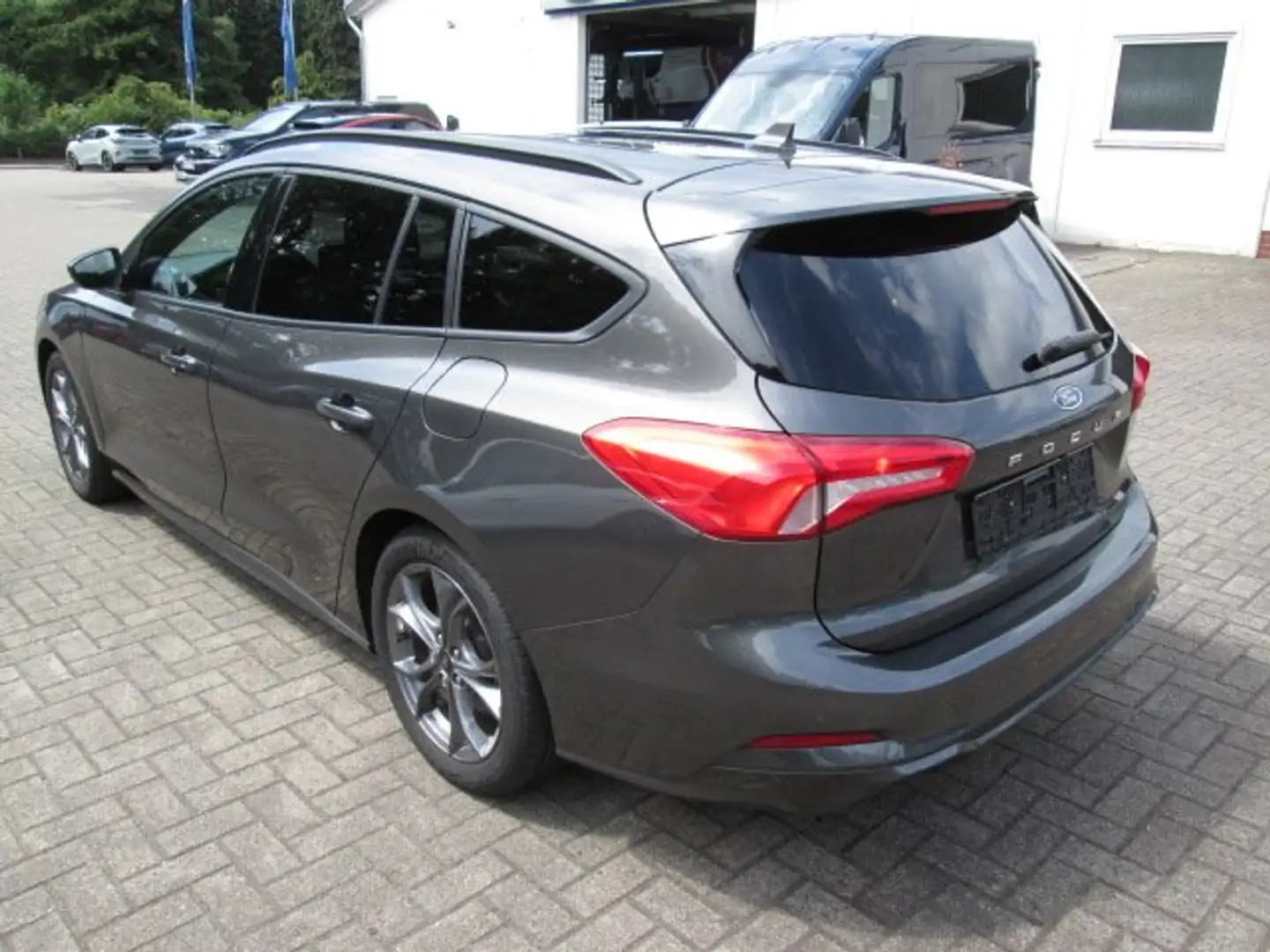 Ford Focus Turnier 1.5 EcoBlue ST-LINE Grau - 2