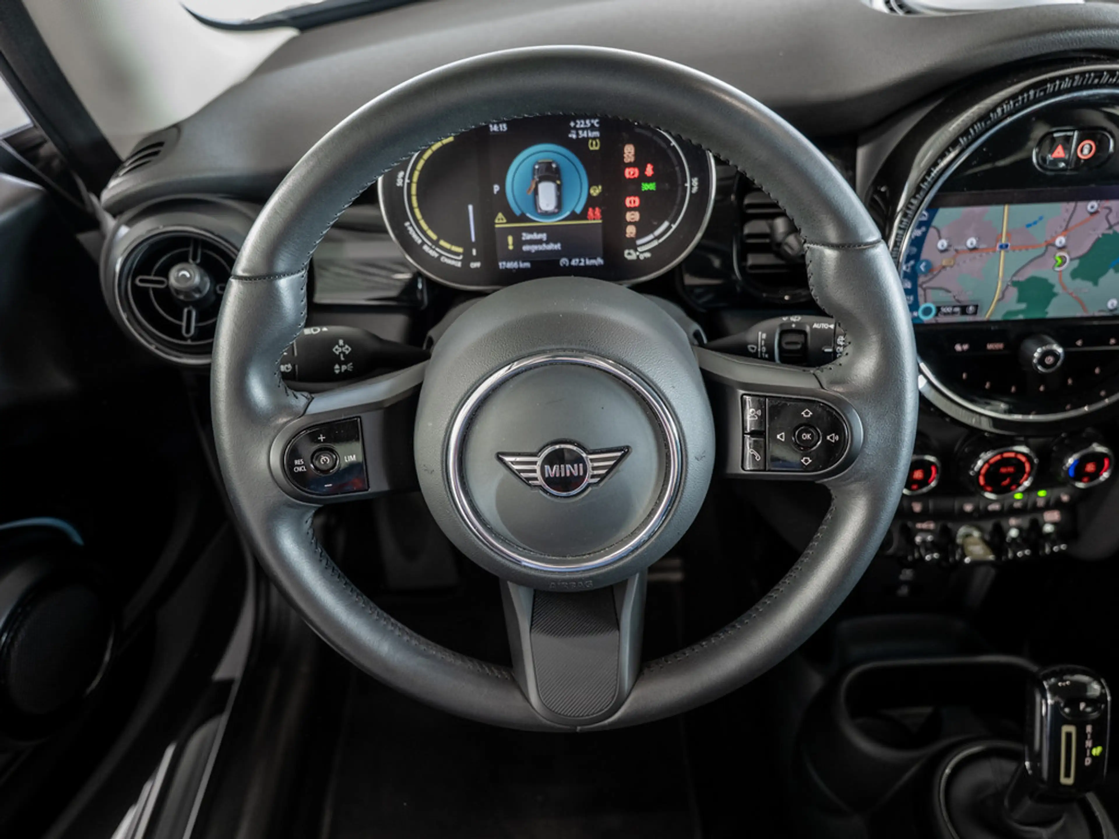 MINI Cooper SE Classic Trim FACEL. LED KAMERA SHZ — photo 12
