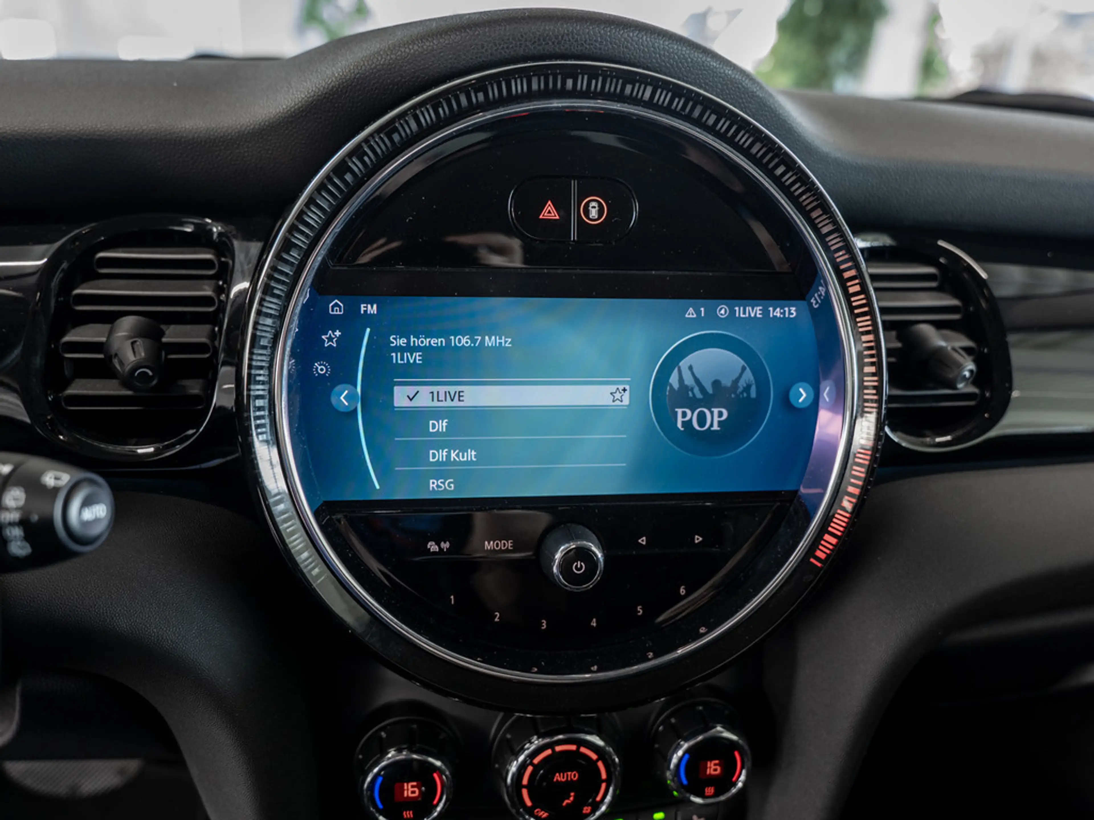 MINI Cooper SE Classic Trim FACEL. LED KAMERA SHZ — photo 15