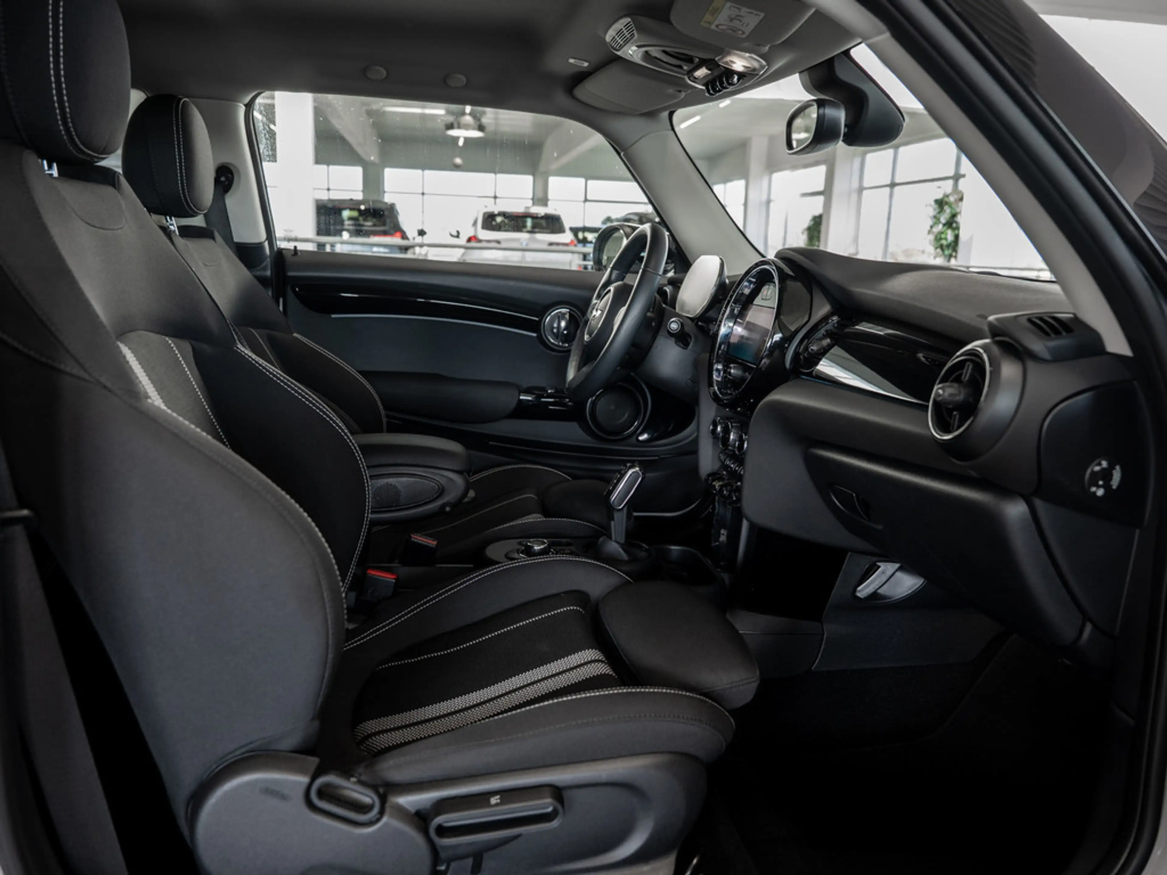 MINI Cooper SE Classic Trim FACEL. LED KAMERA SHZ — photo 8