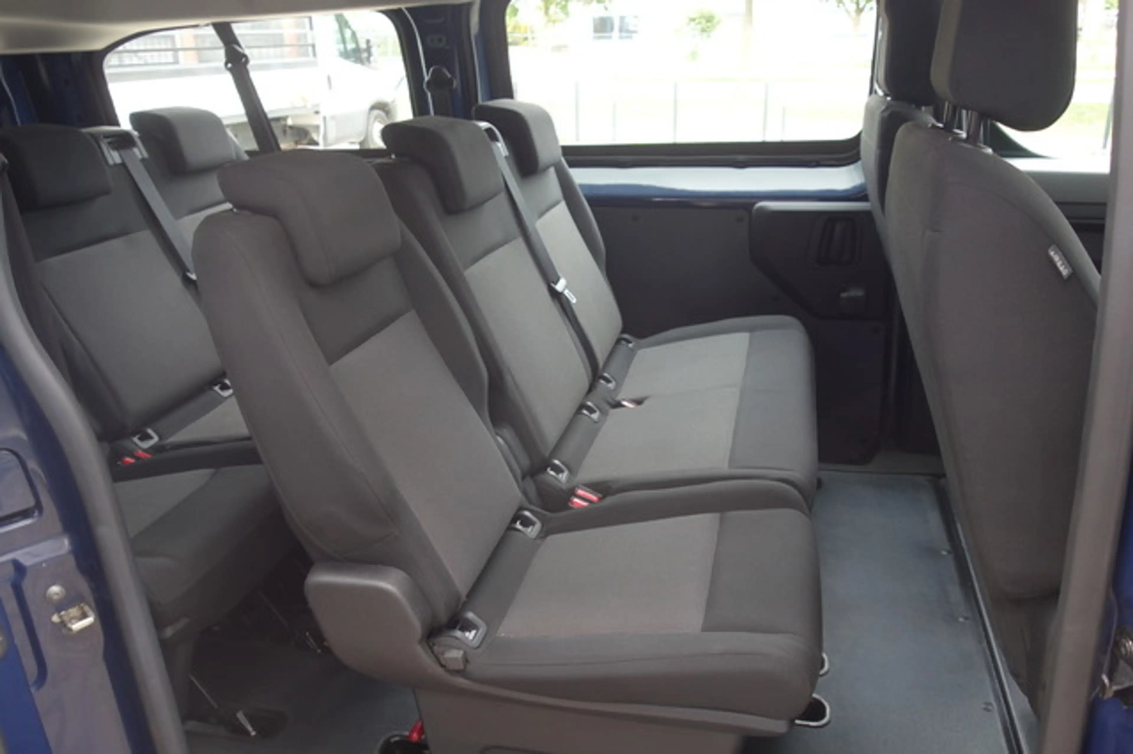 Citroen Jumpy 2,0 HDI Kombi XL 2xsTÜR/8-SITZER/TEMP/KAM — photo 6