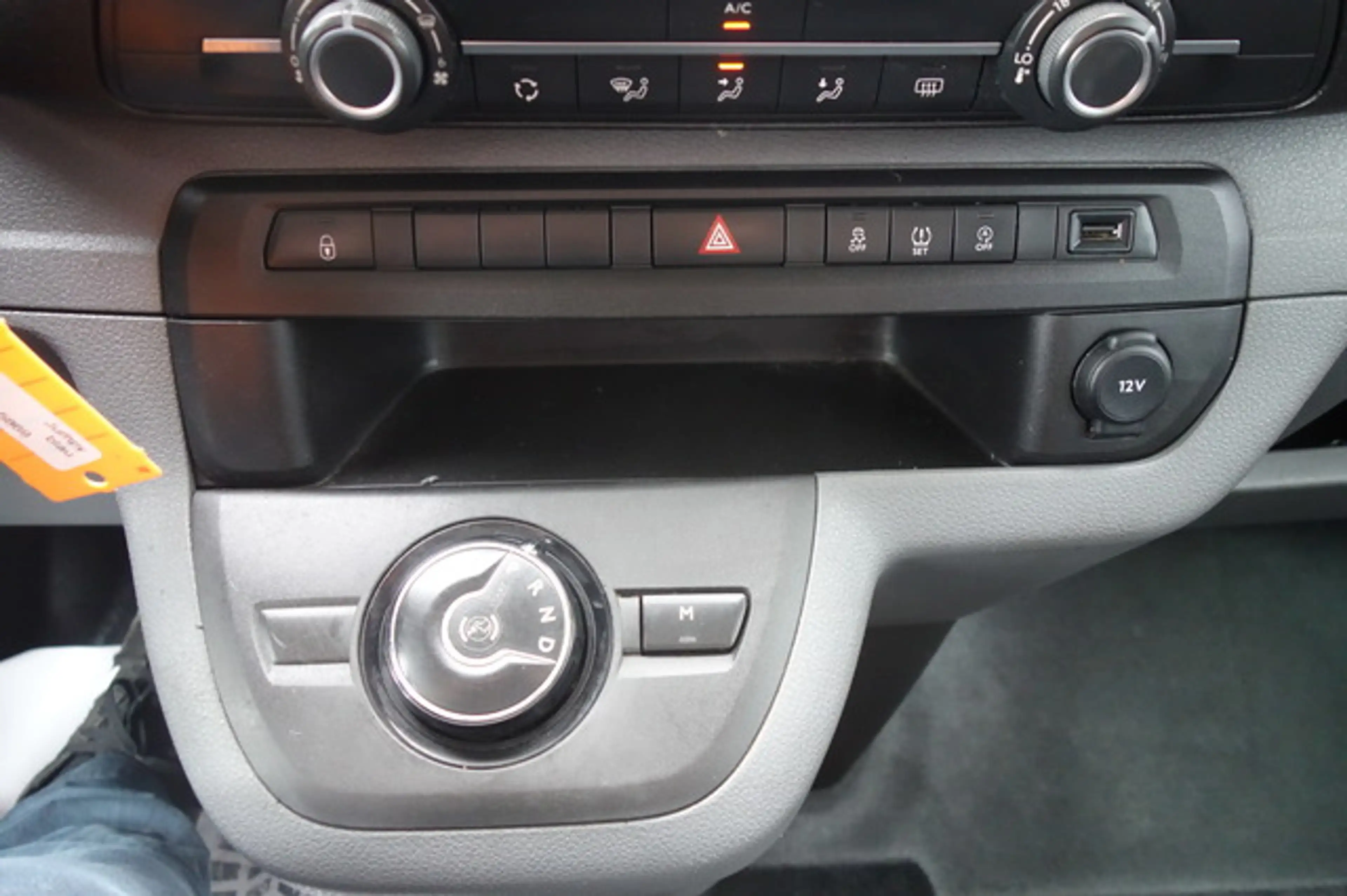 Citroen Jumpy 2,0 HDI Kombi XL 2xsTÜR/8-SITZER/TEMP/KAM — photo 10