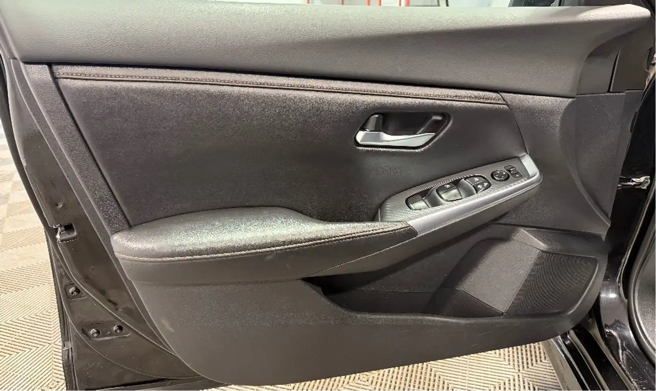 Nissan Sentra снимка Nissan Sentra