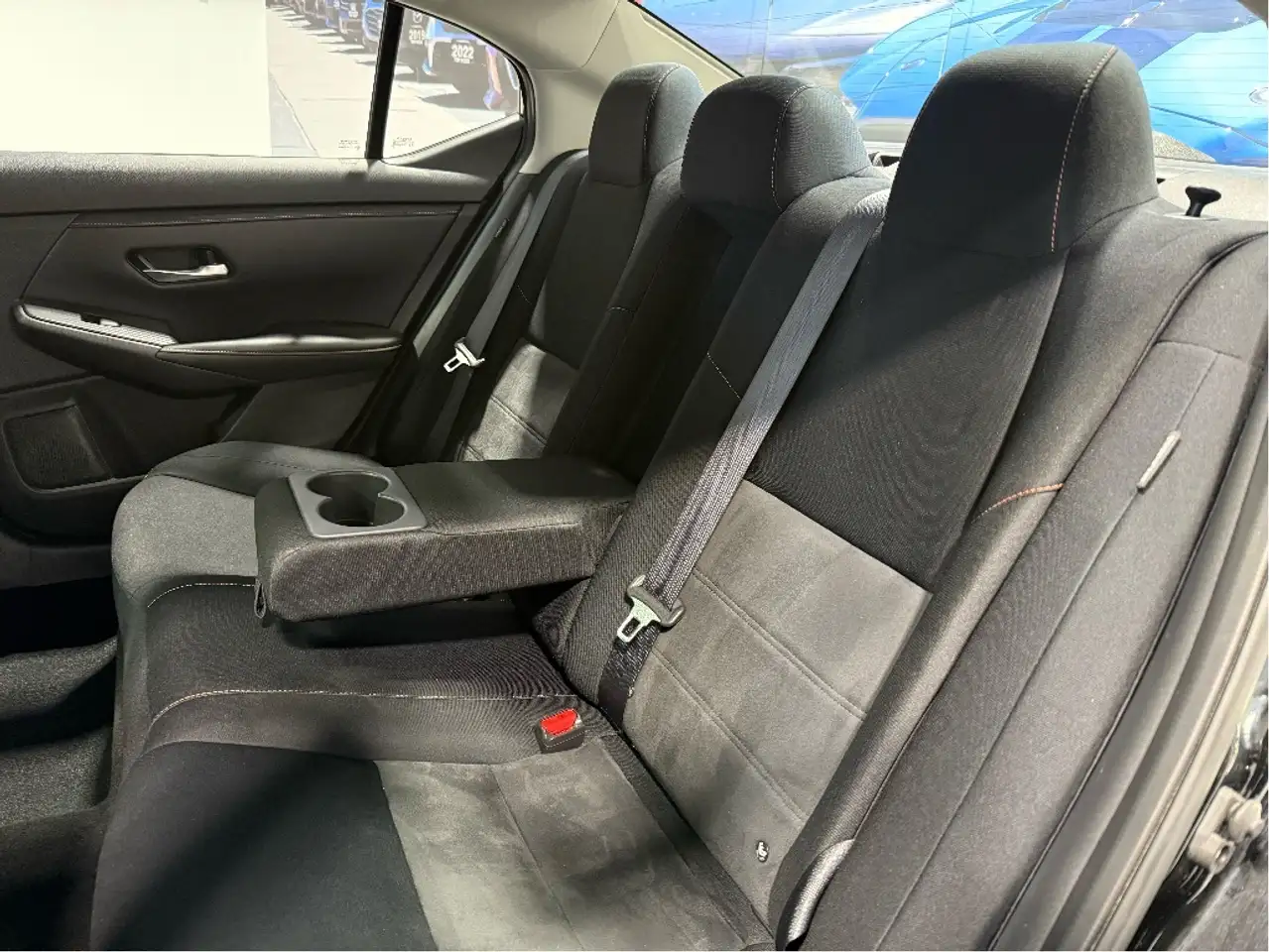 Nissan Sentra снимка Nissan Sentra