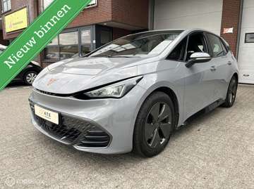 Performance One 62 kWh LED*ACC*PDC*CAMERA*CARPLAY*