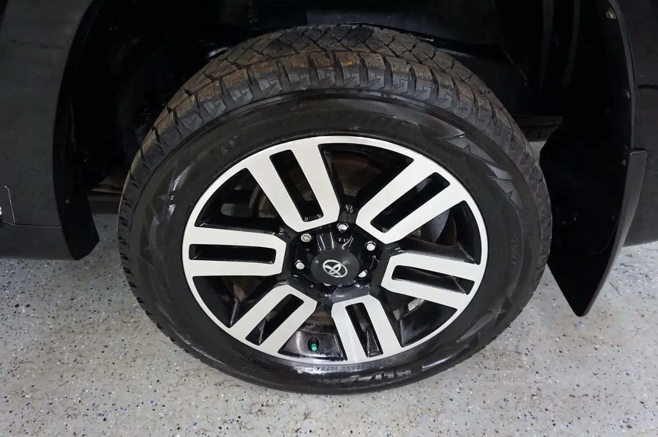 Toyota 4-Runner снимка Toyota 4-Runner