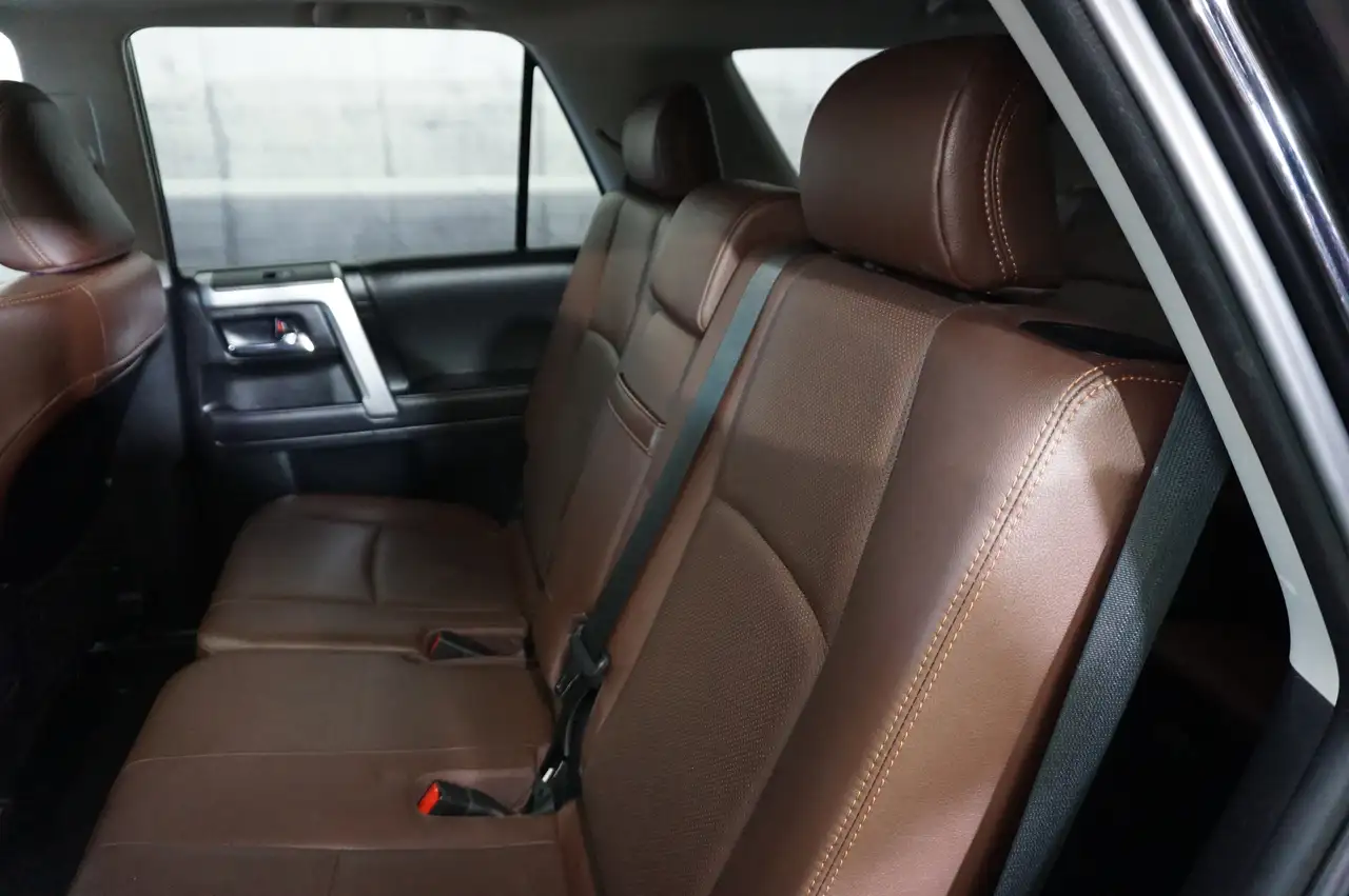 Toyota 4-Runner снимка Toyota 4-Runner