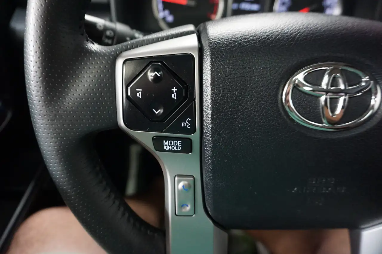 Toyota 4-Runner снимка Toyota 4-Runner
