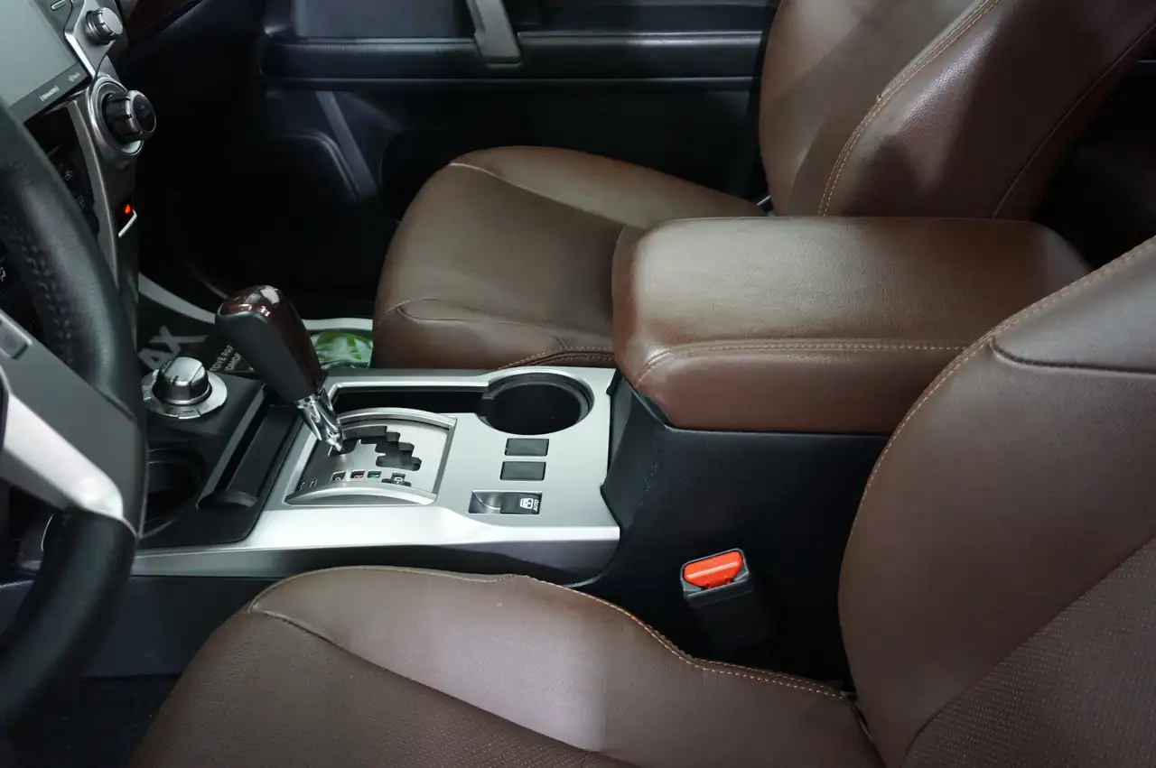 Toyota 4-Runner снимка Toyota 4-Runner