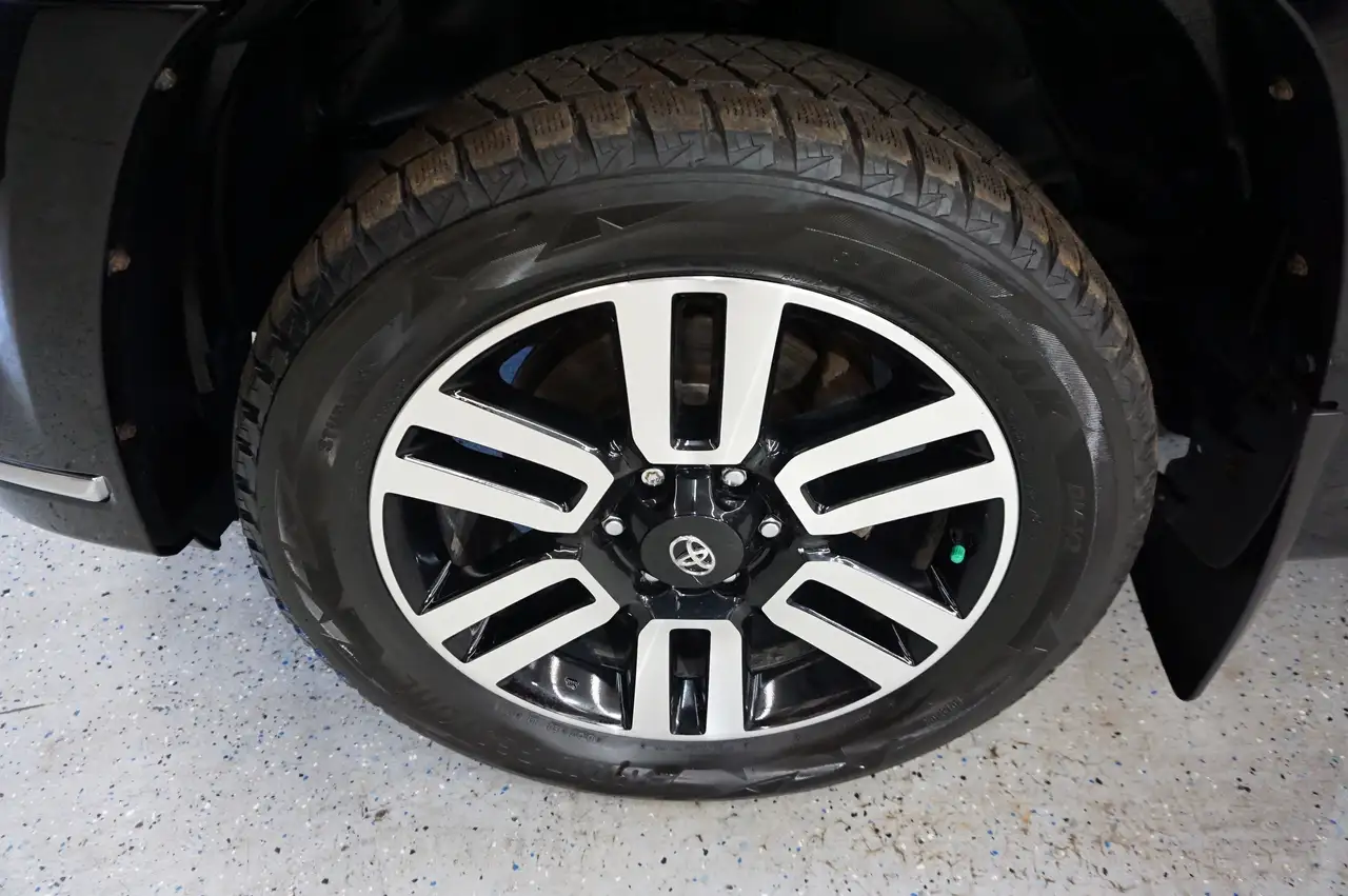 Toyota 4-Runner снимка Toyota 4-Runner