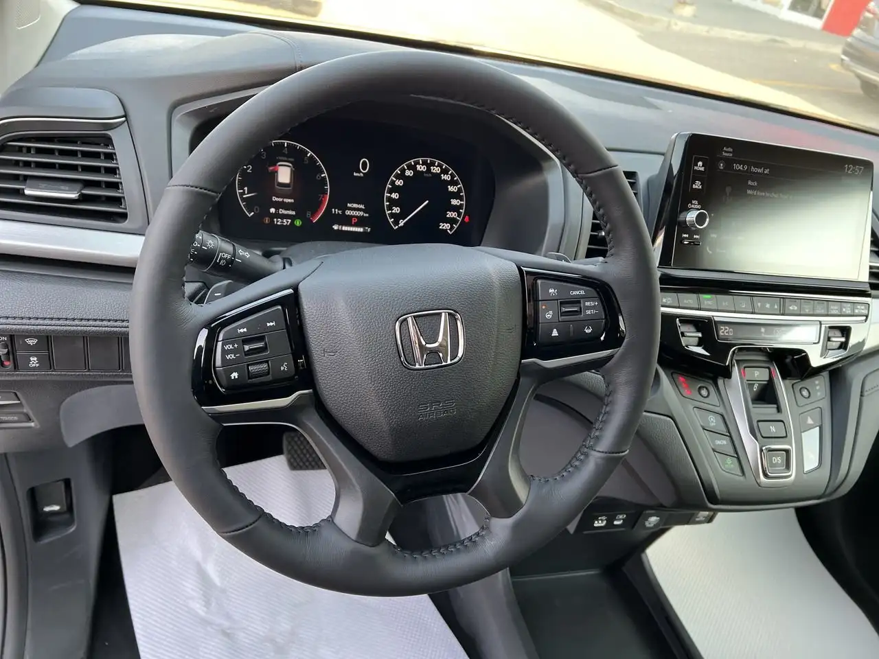Honda Odyssey снимка Honda Odyssey