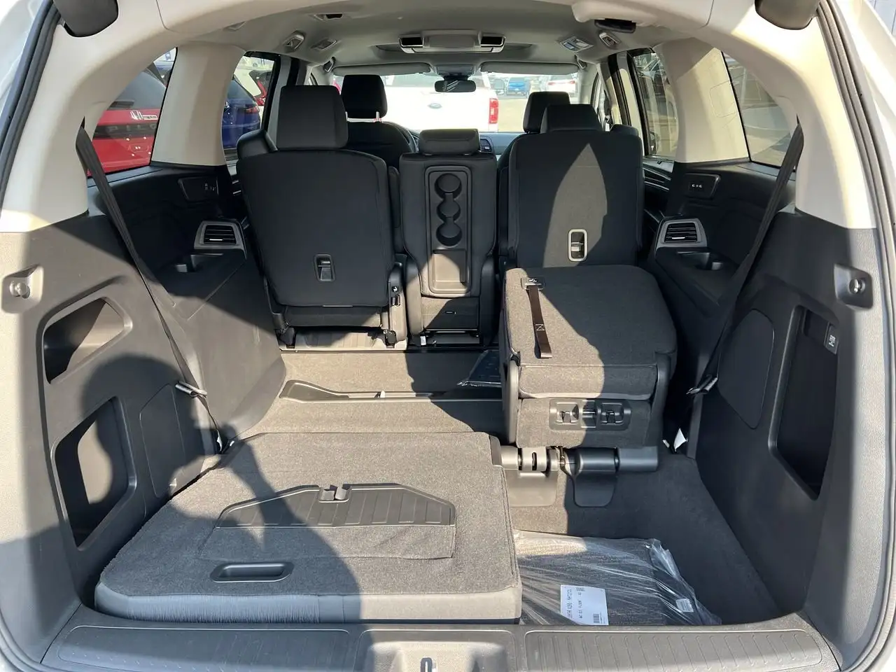 Honda Odyssey снимка Honda Odyssey