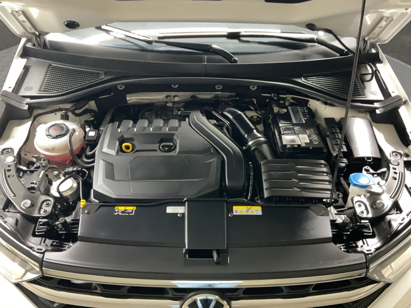 Volkswagen T-Roc 1.5 TSI Style ACC AHK LED Massage Navi PDC — photo 15