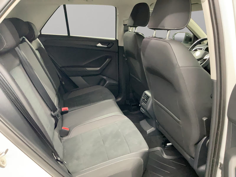 Volkswagen T-Roc 1.5 TSI Style ACC AHK LED Massage Navi PDC — photo 7