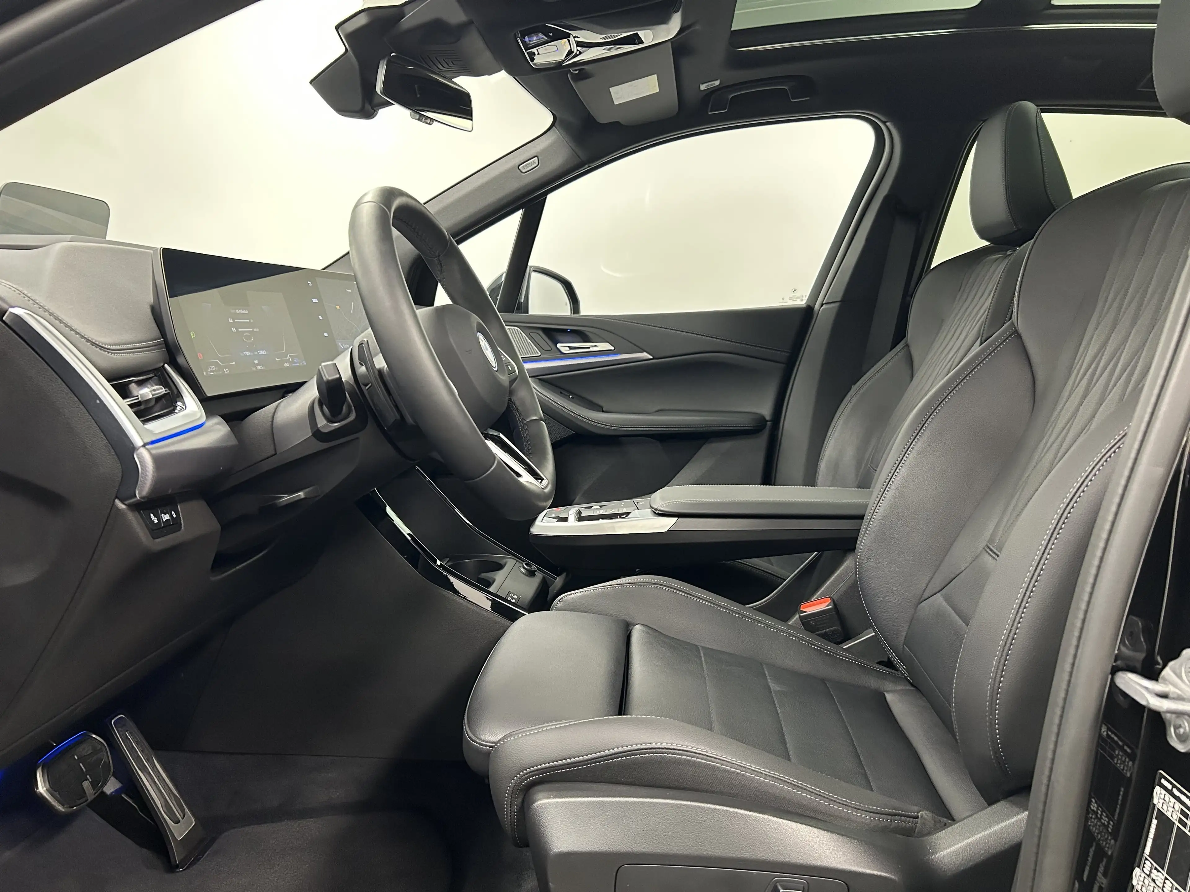 BMW 230 e xDrive Active Tourer — photo 4